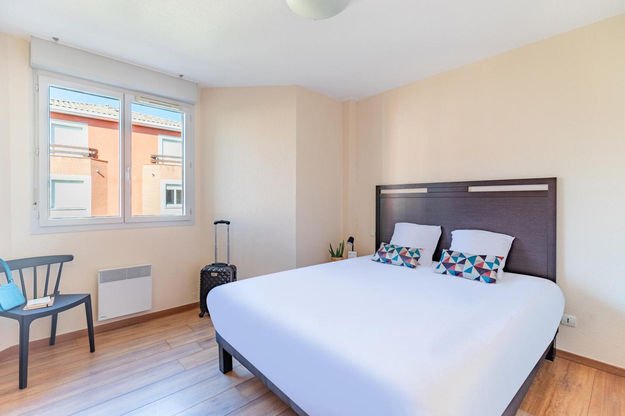 Three-Bedroom Apartment,1536944815:JPEG