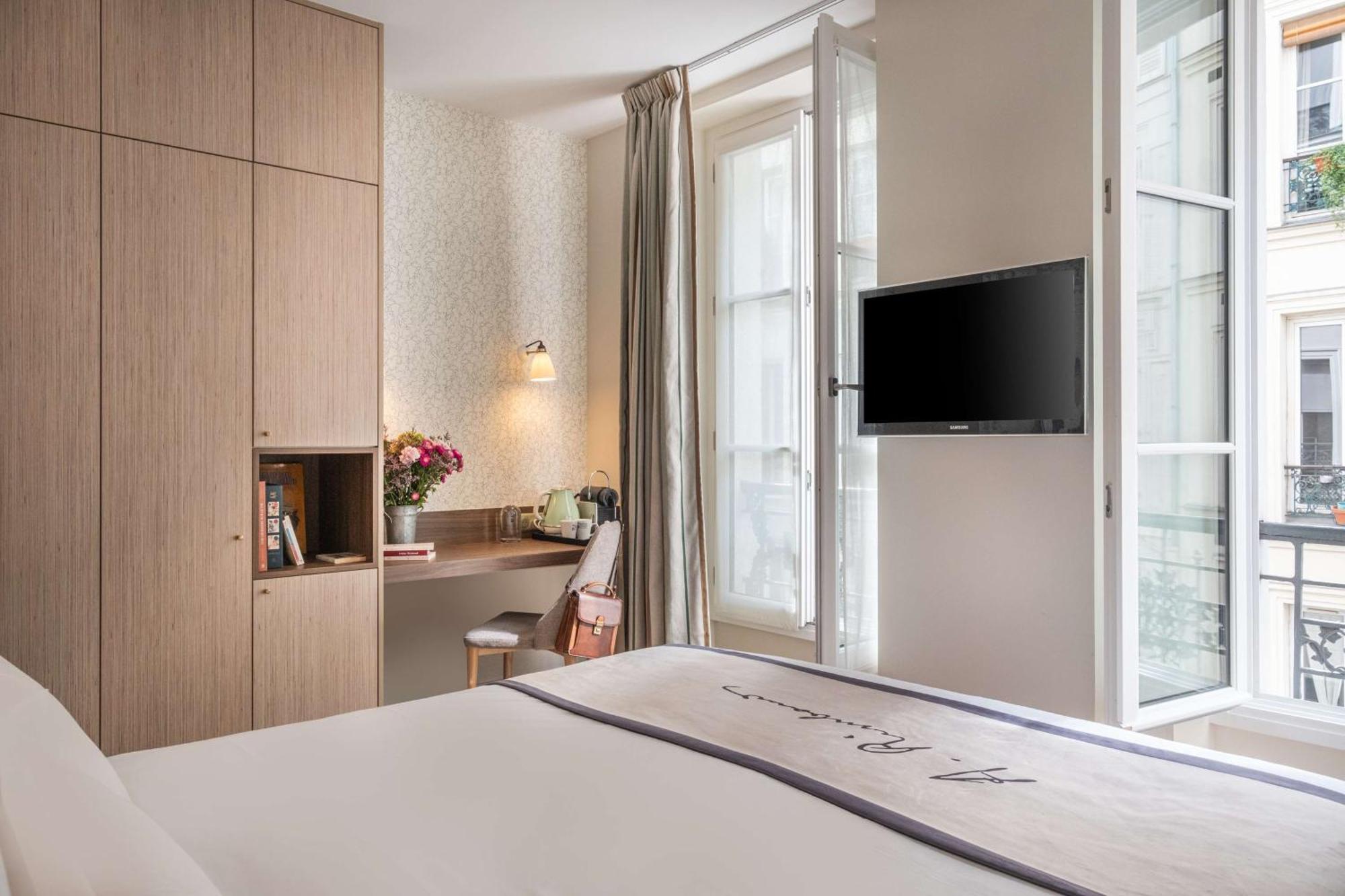 Deluxe King Room with Bath Tub - Non-Smoking,1537024711:JPEG