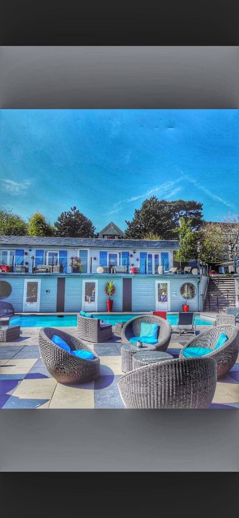 Apartment Pool View