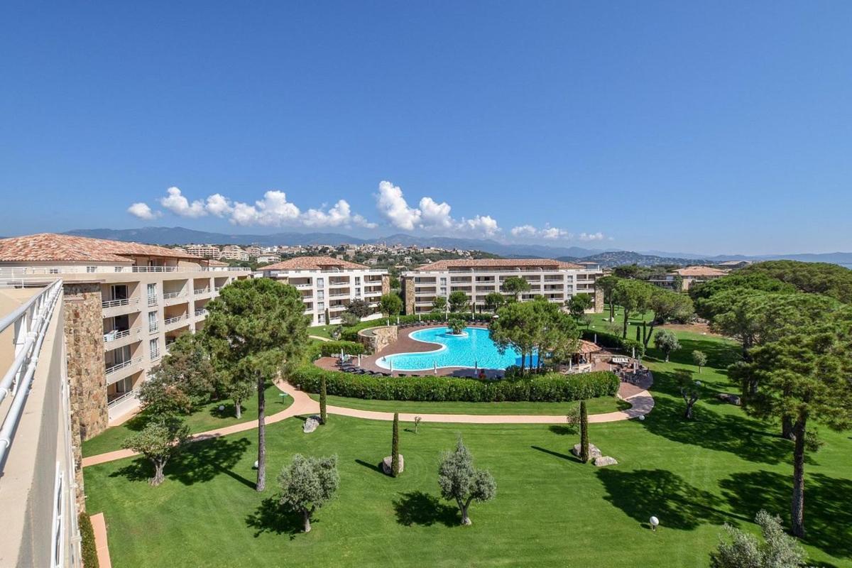 Two-Bedroom Apartment - Pool Side