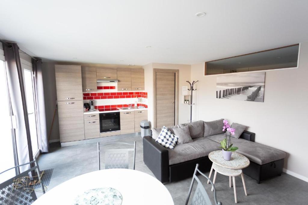 Superior Apartment,1537746007:JPEG