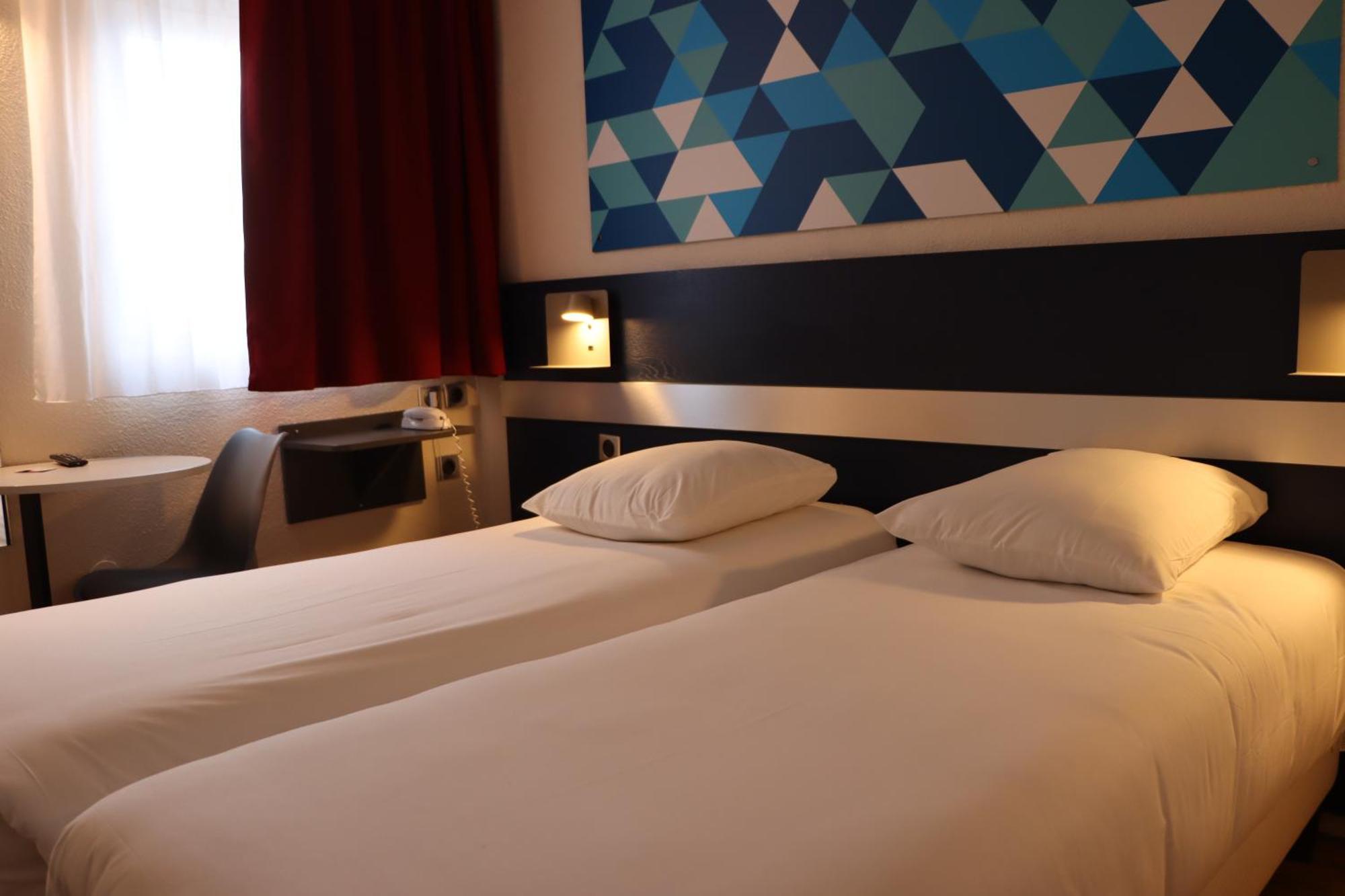 Twin Room,1538113183:JPEG