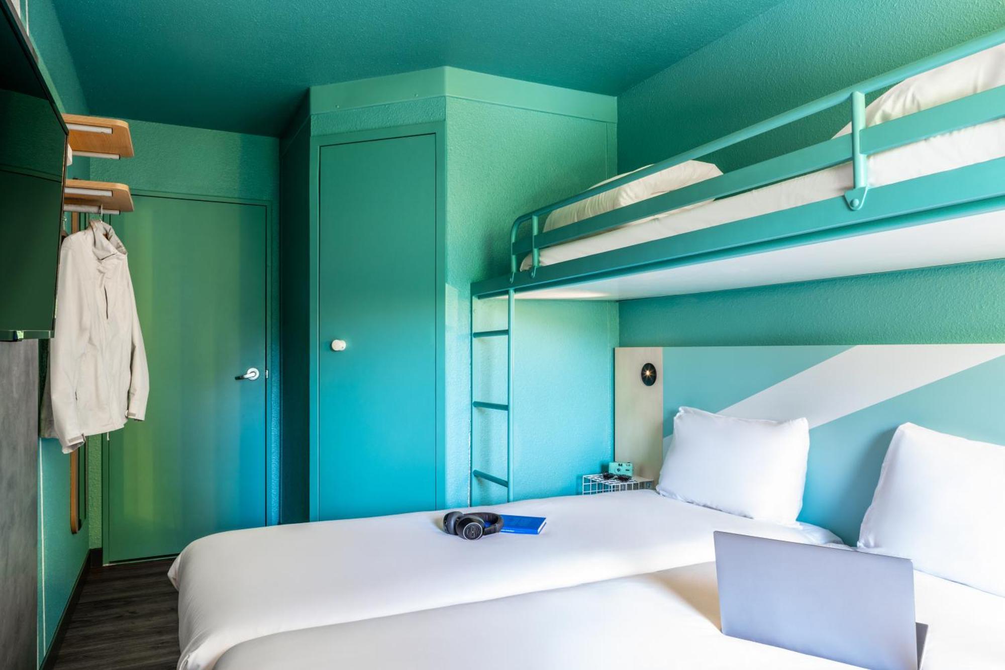 Triple Room Three Single Beds