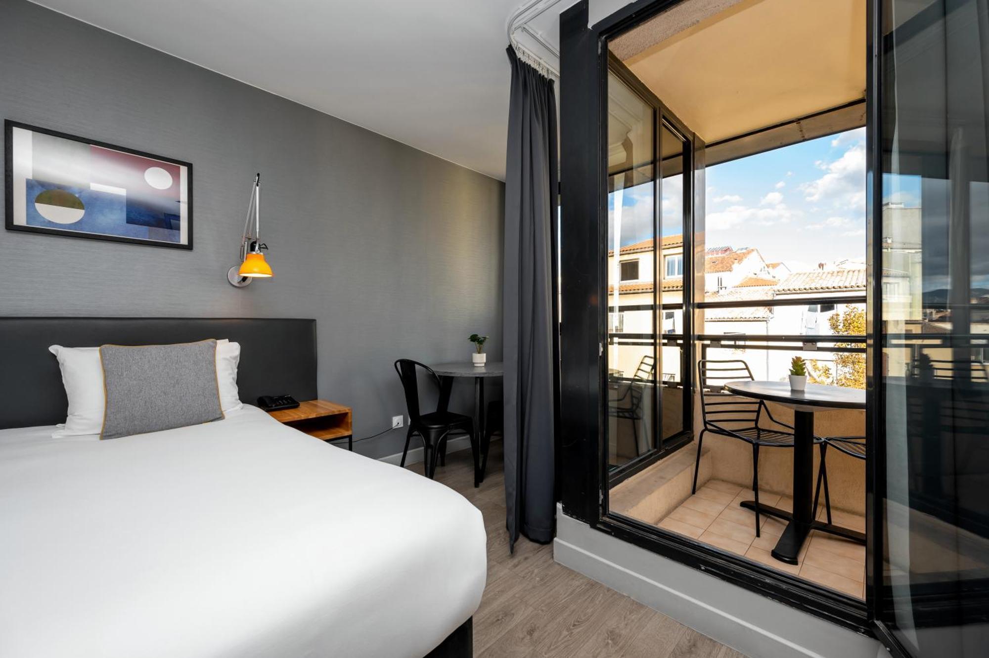 Studio Apartment Balcony