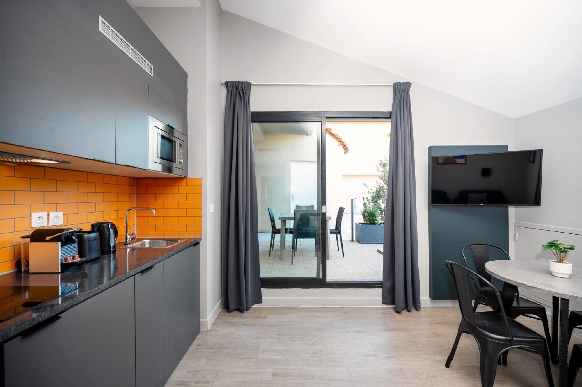 One-Bedroom Apartment