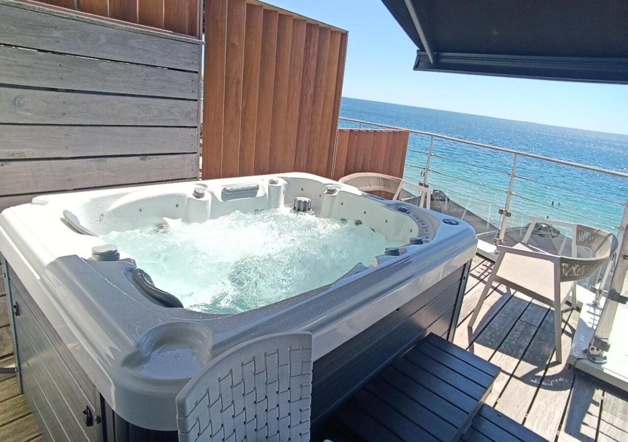 Chambre Double Supérieure avec Bain à Remous - Vue sur Mer