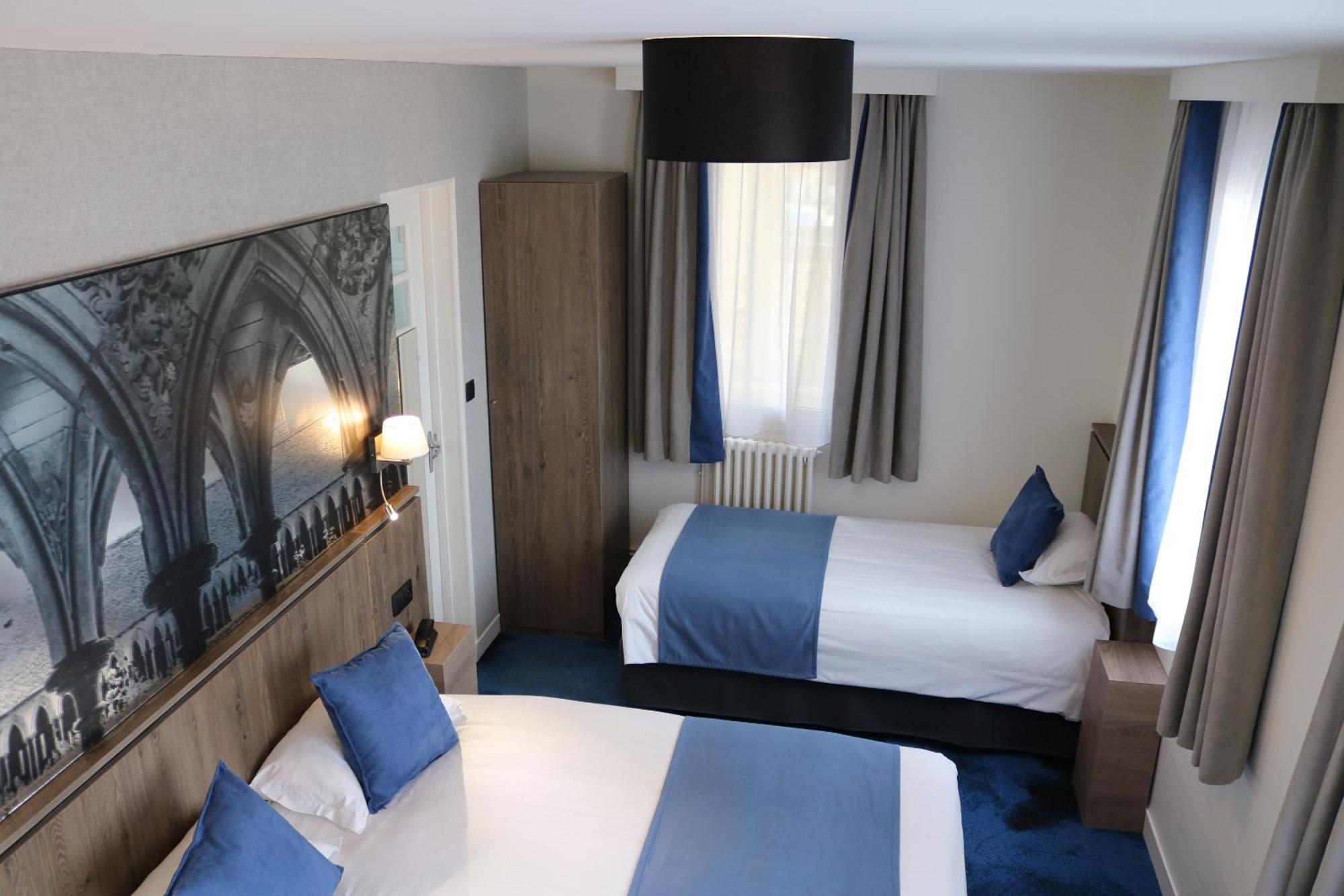 Triple Room Saint Michel Annex,1539329395:JPEG