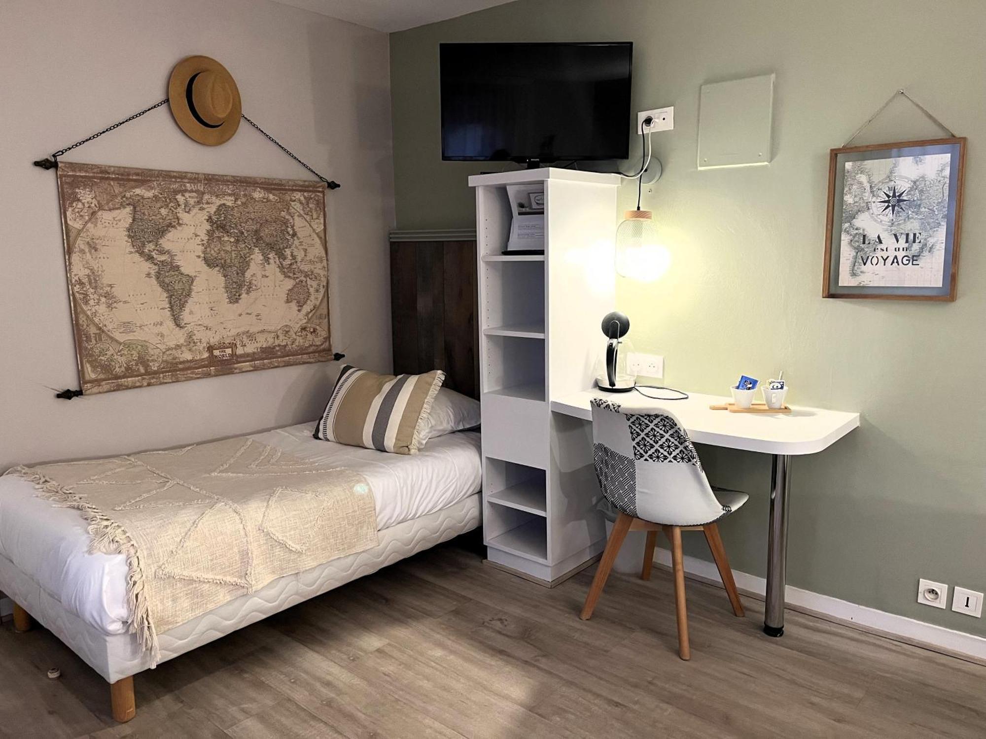Family Room,1540090693:JPEG