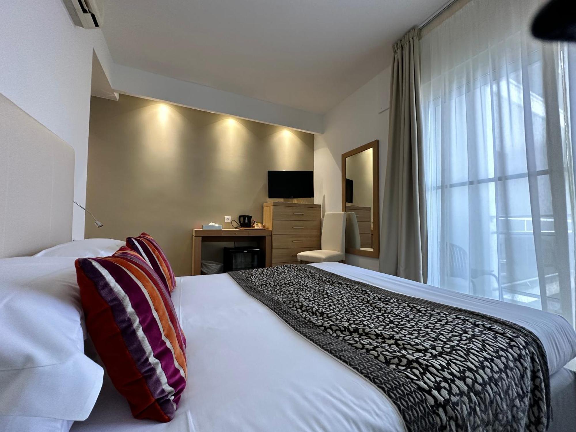 XL Triple Room Balcony,1279227955:JPEG