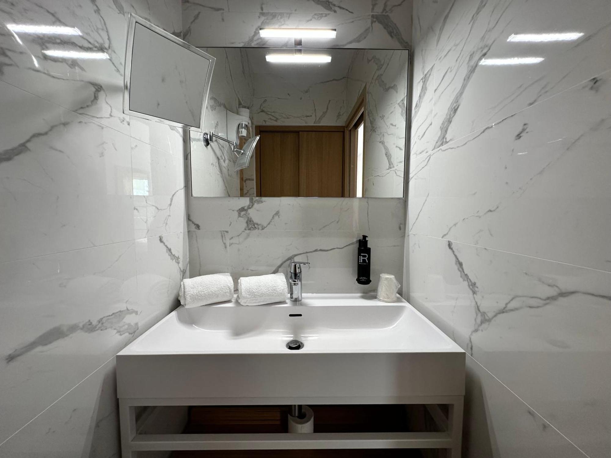 L+ sup • Double or Twin Room - Terrace with Sea View,1540180282:JPEG