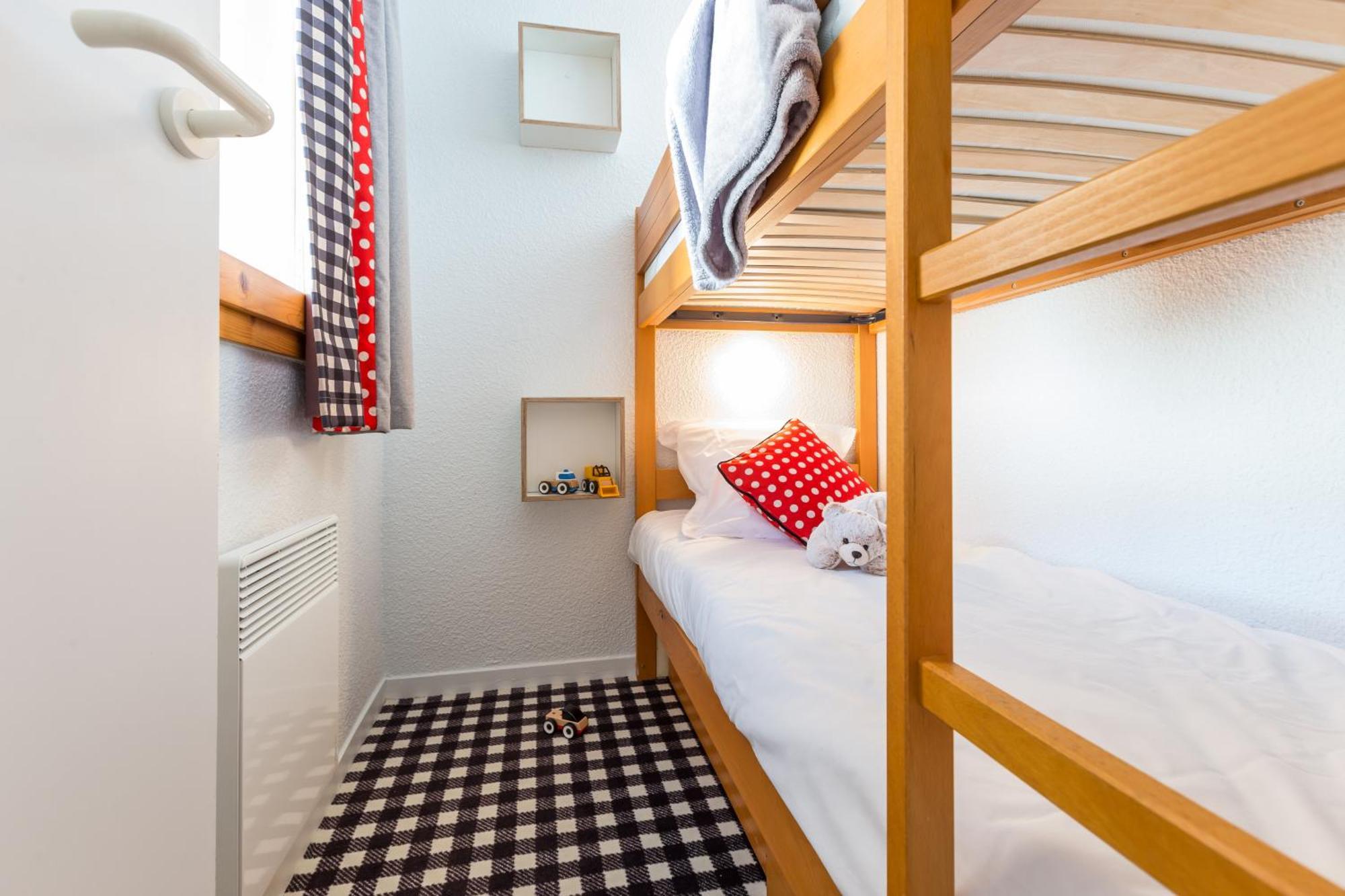 One-Bedroom Apartment Sleeping Alcove