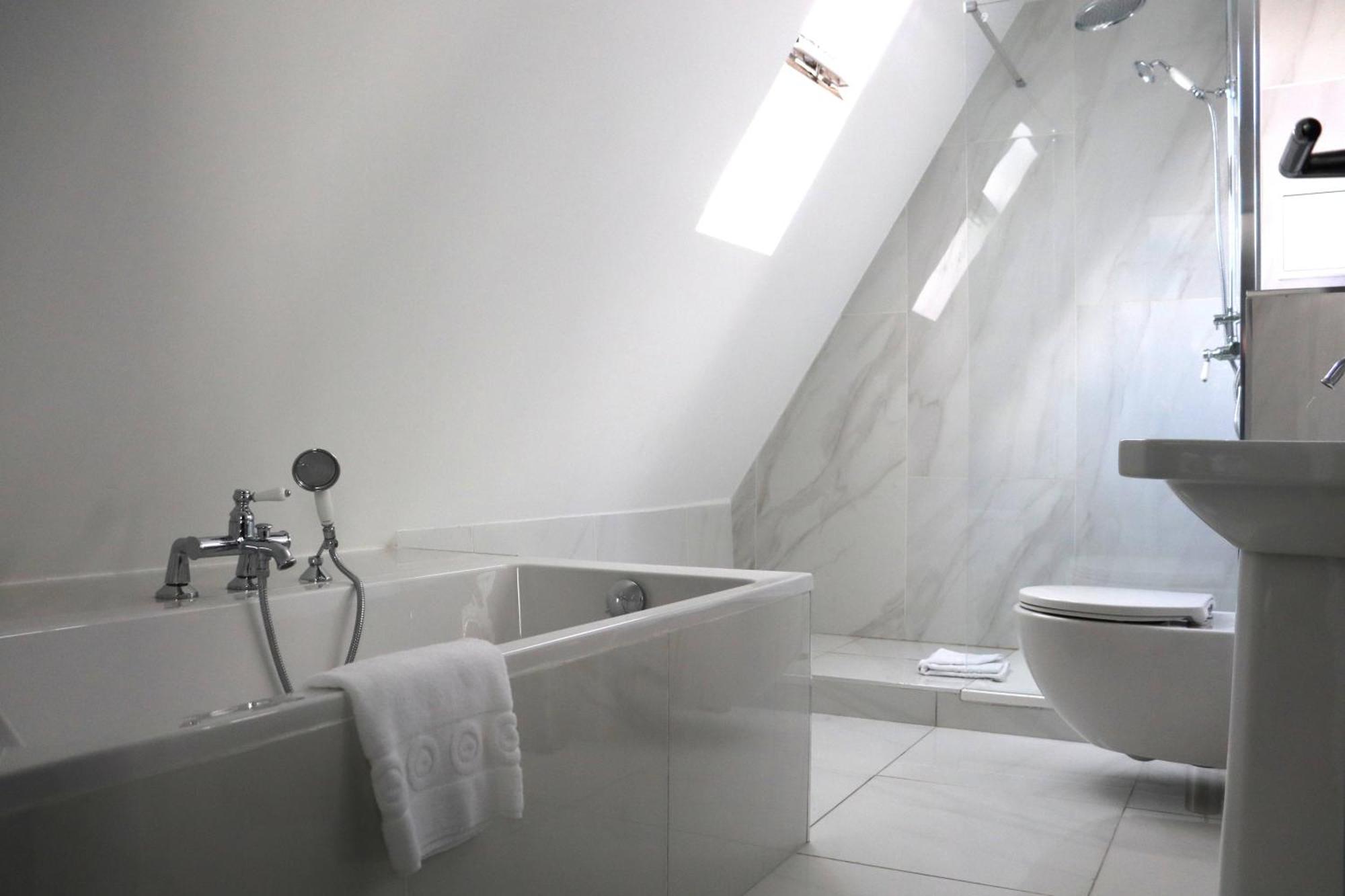 Deluxe King Room,1541307673:JPEG