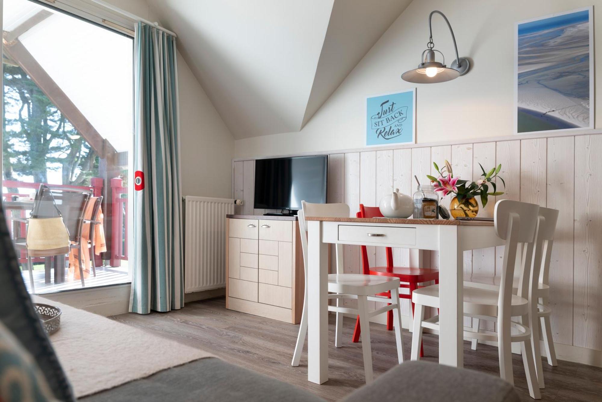 Large One-Bedroom Apartment Balcony