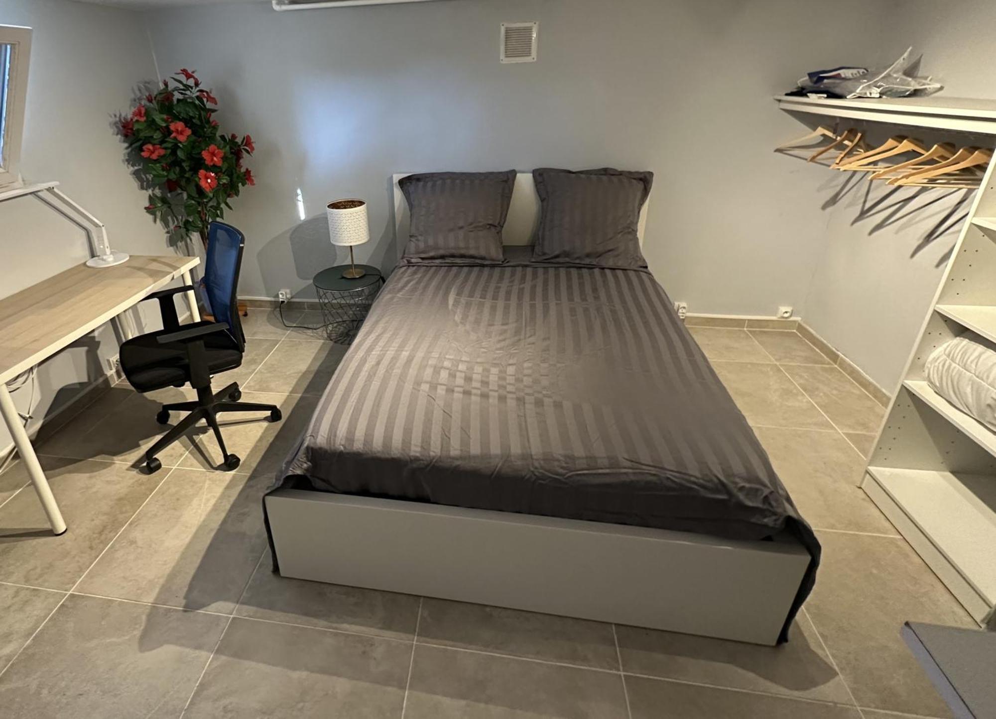 Double Room,1545099181:JPEG
