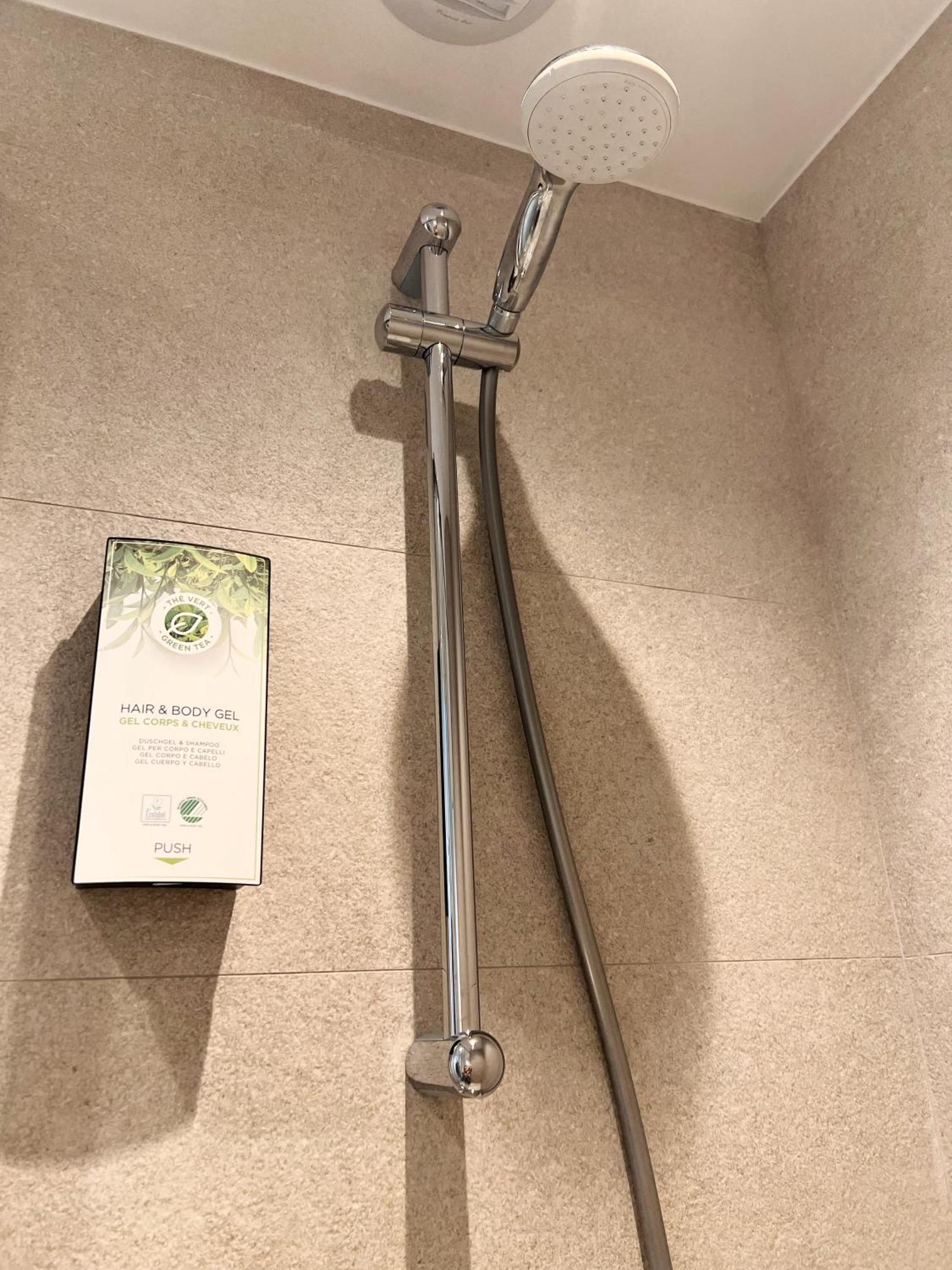 Standard Room 1 Double Bed Wifi Air-Co Shower