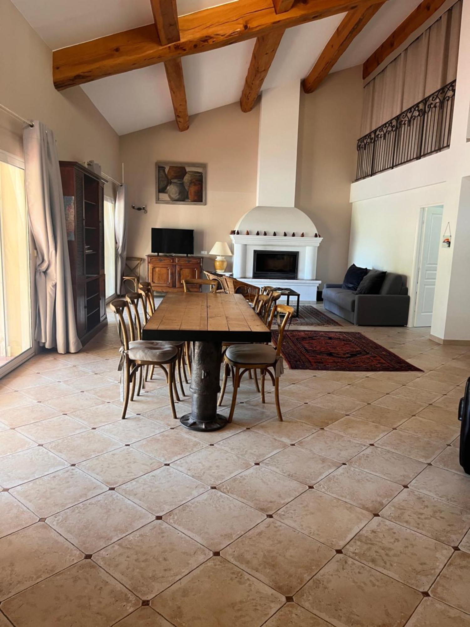 Deluxe Apartment,1547129641:JPEG