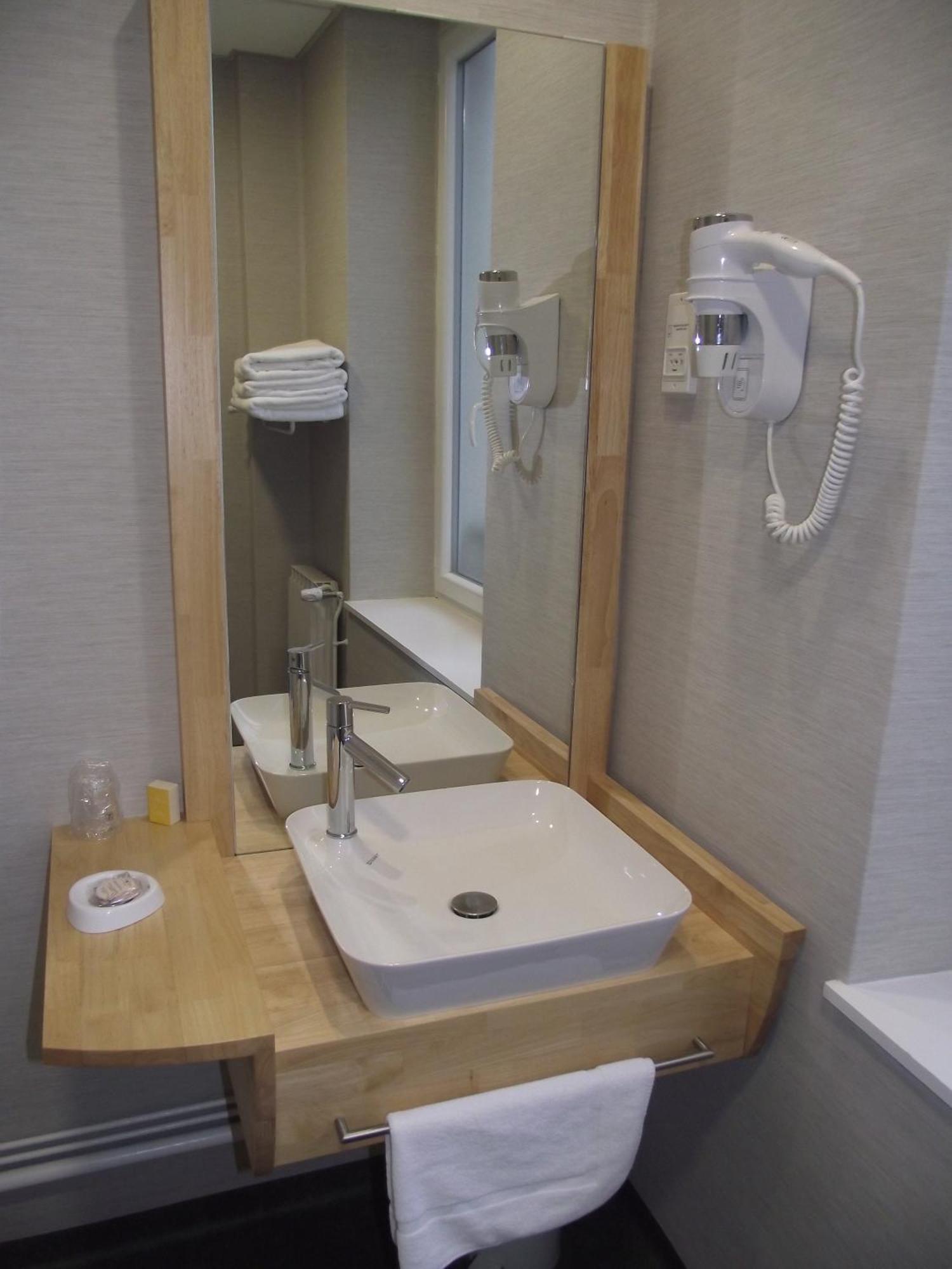 Quadruple Room,1547789326:JPEG