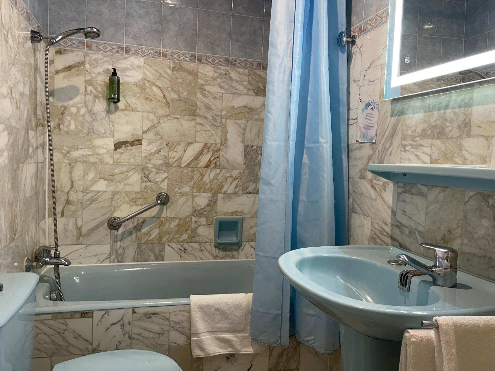 Quarto Individual Econômico