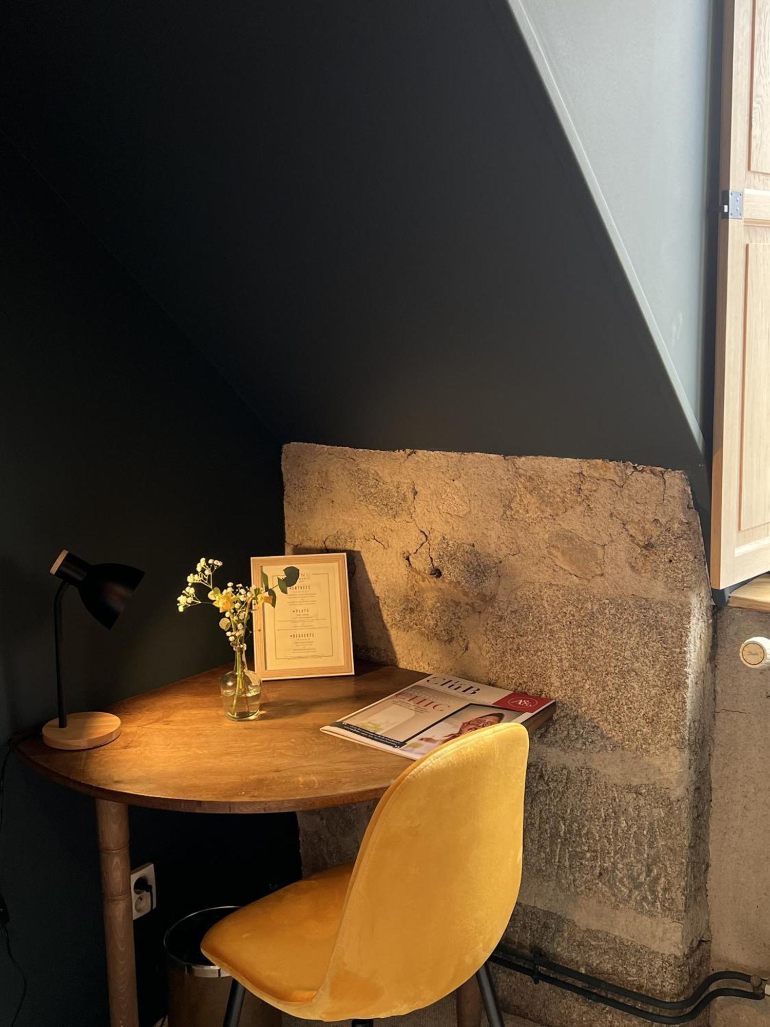 Double Room,1414672527:JPEG