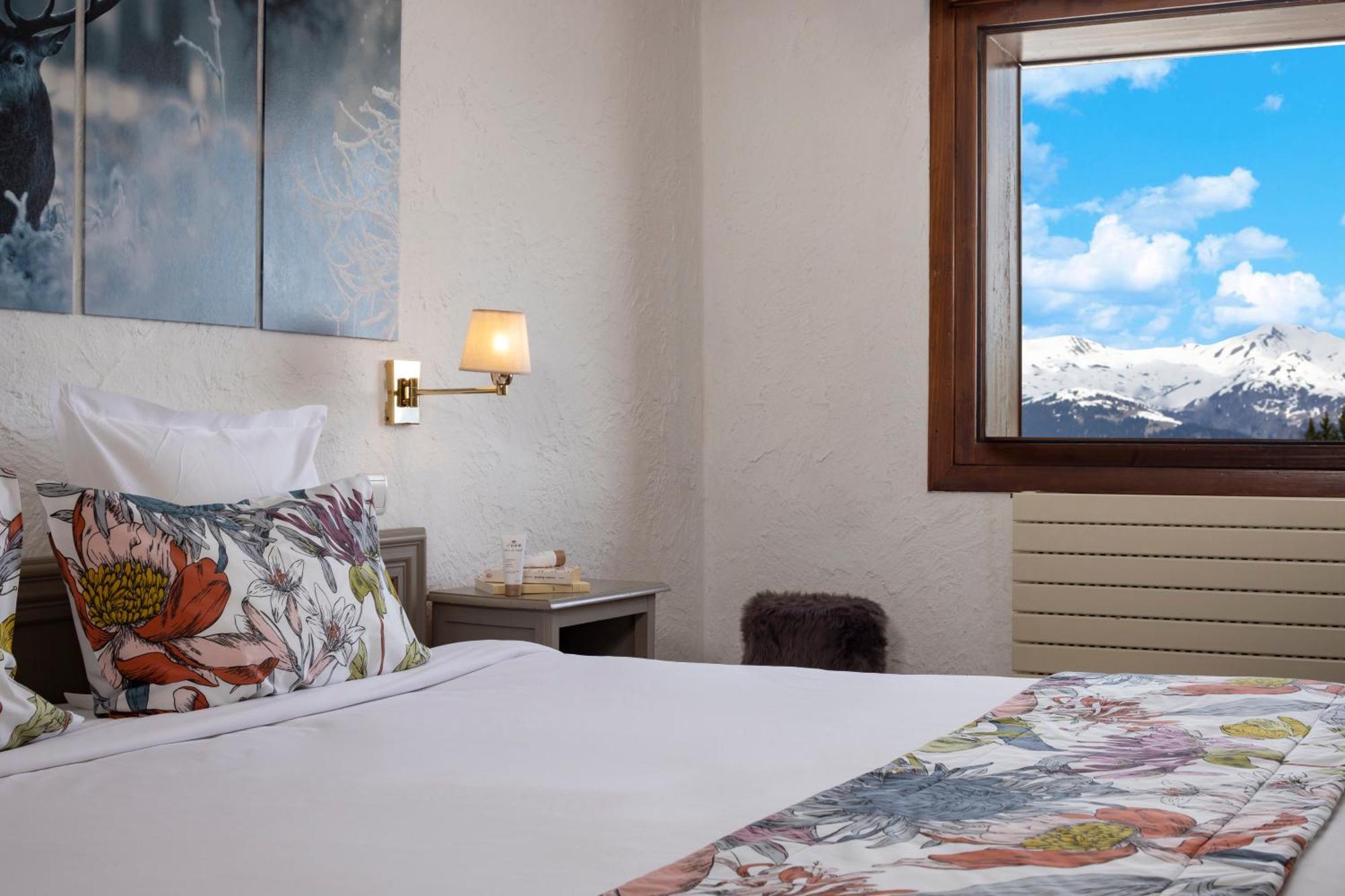 Family Room,1550900755:JPEG