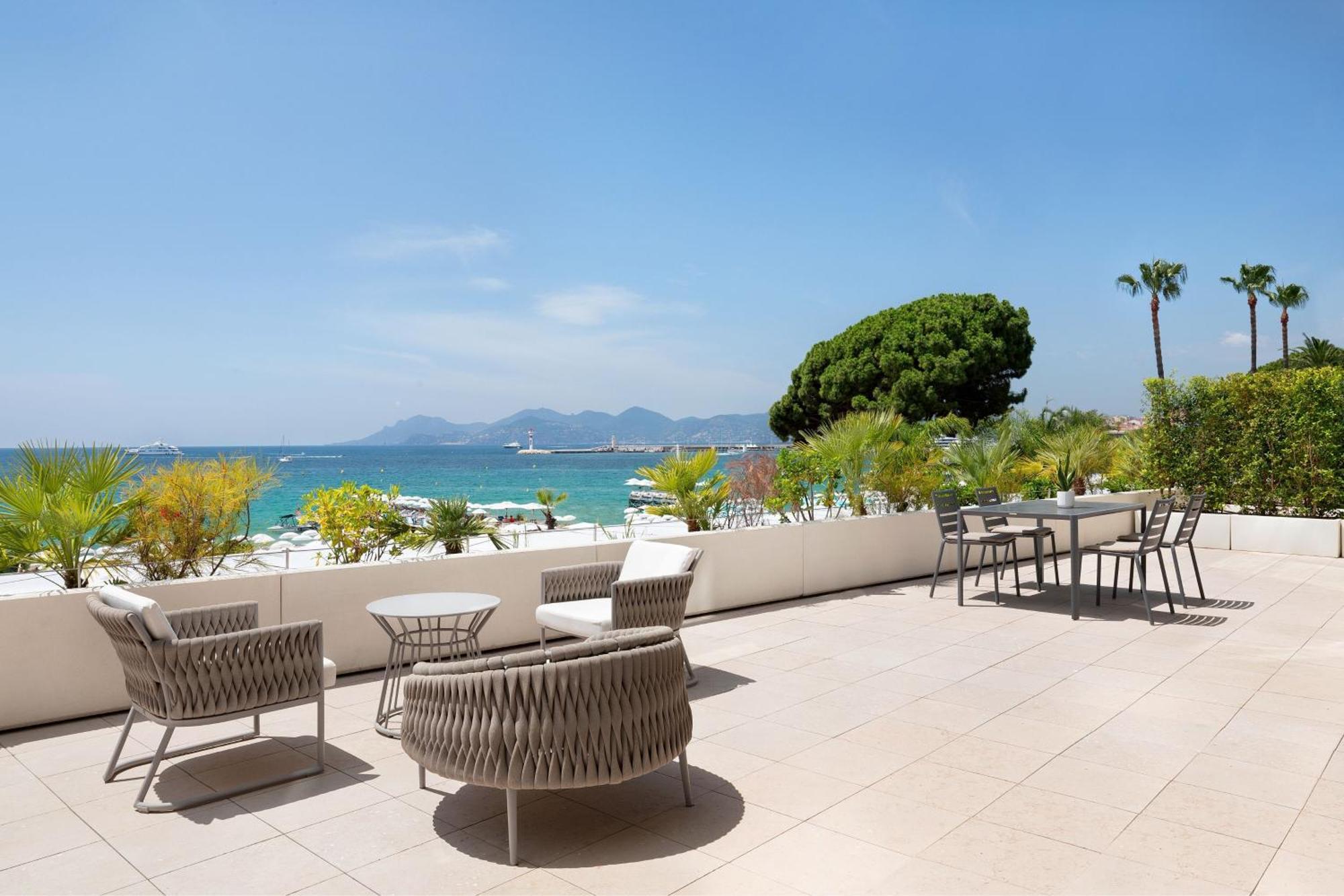 Seafront Vice Presidential Suite Terrace,1551848263:JPEG