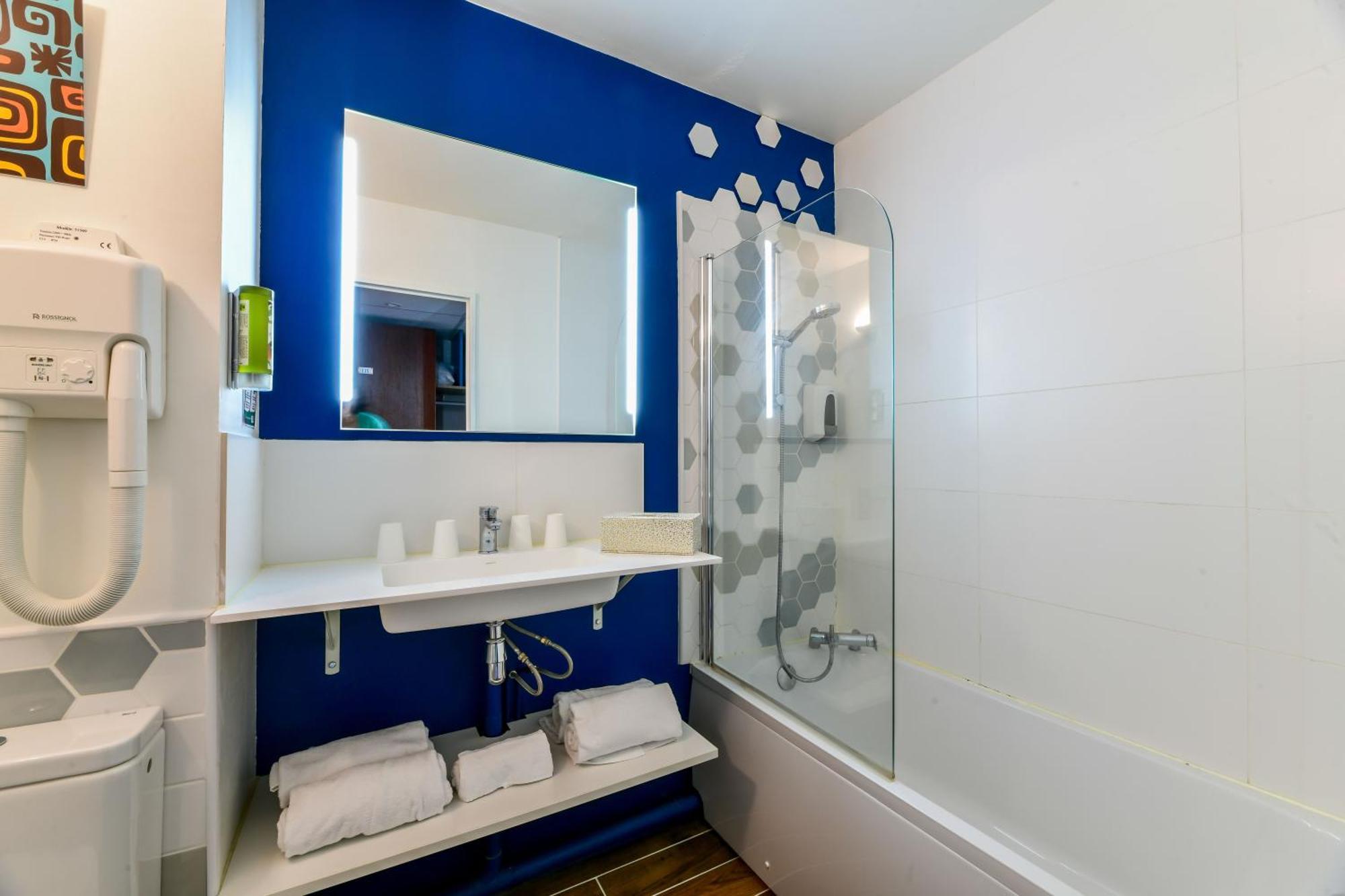 Superior Quadruple Room,1555937698:JPEG