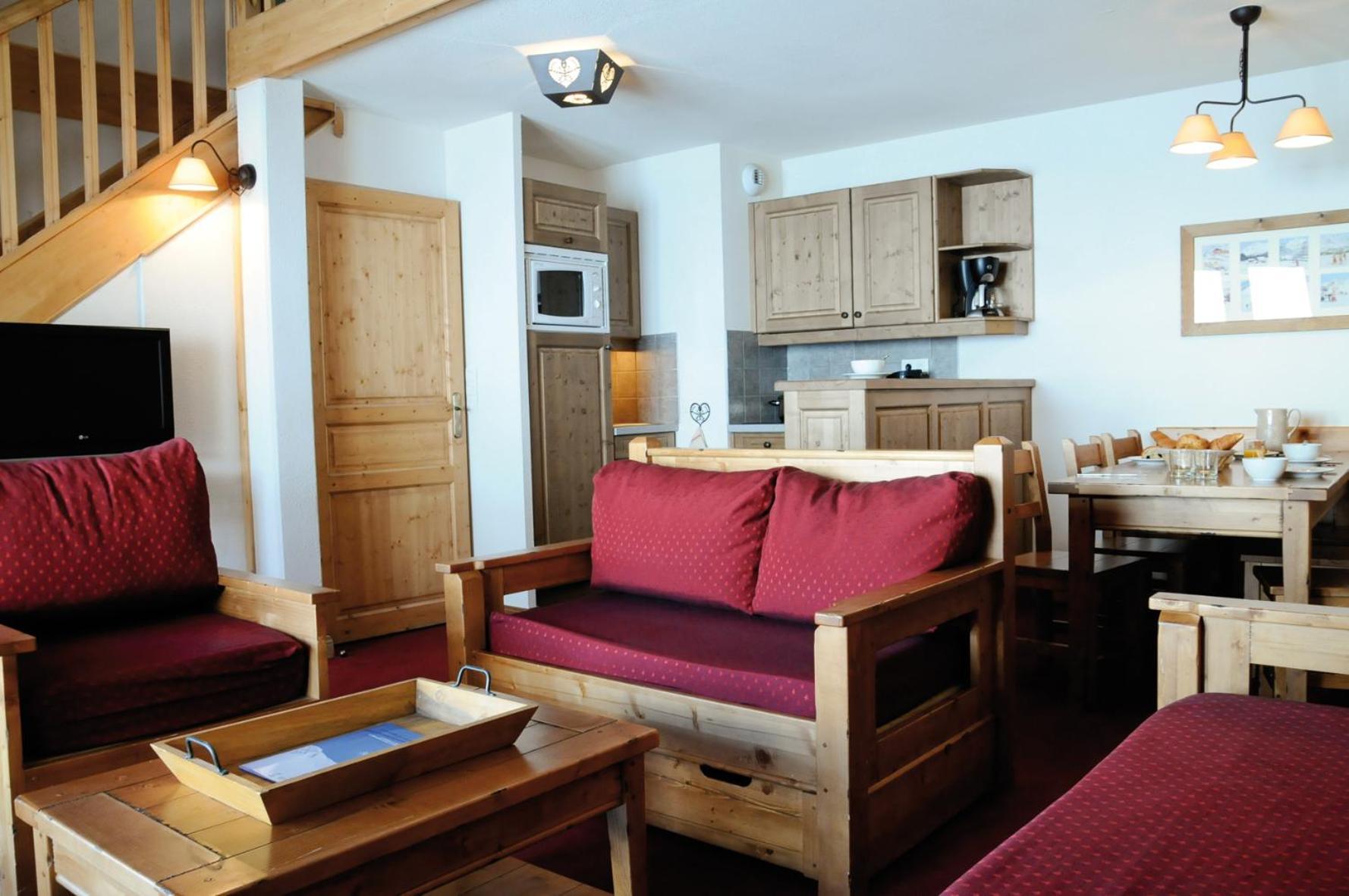 Two-Bedroom Apartment Alcove Split Level