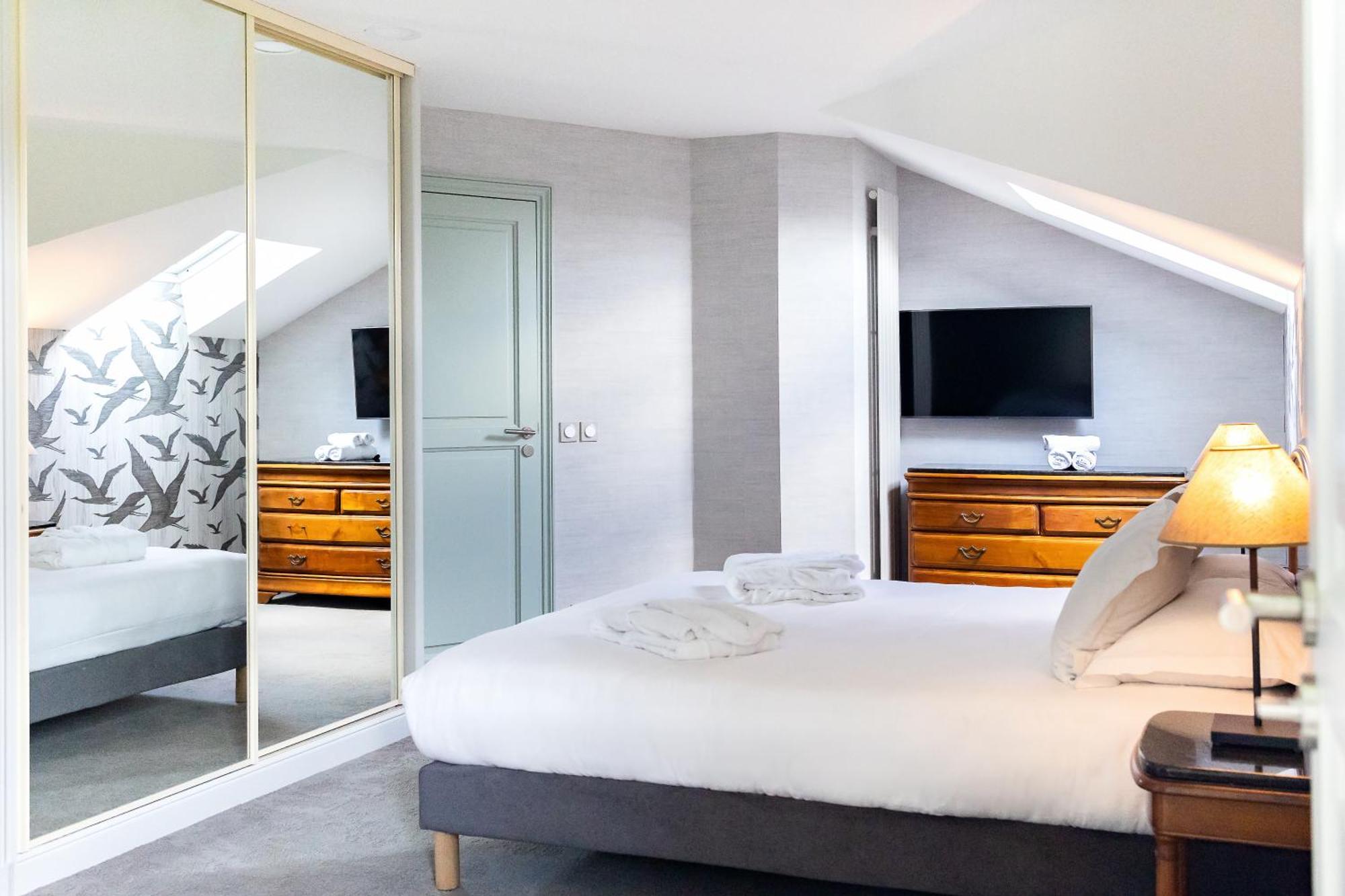Classic Twin Room