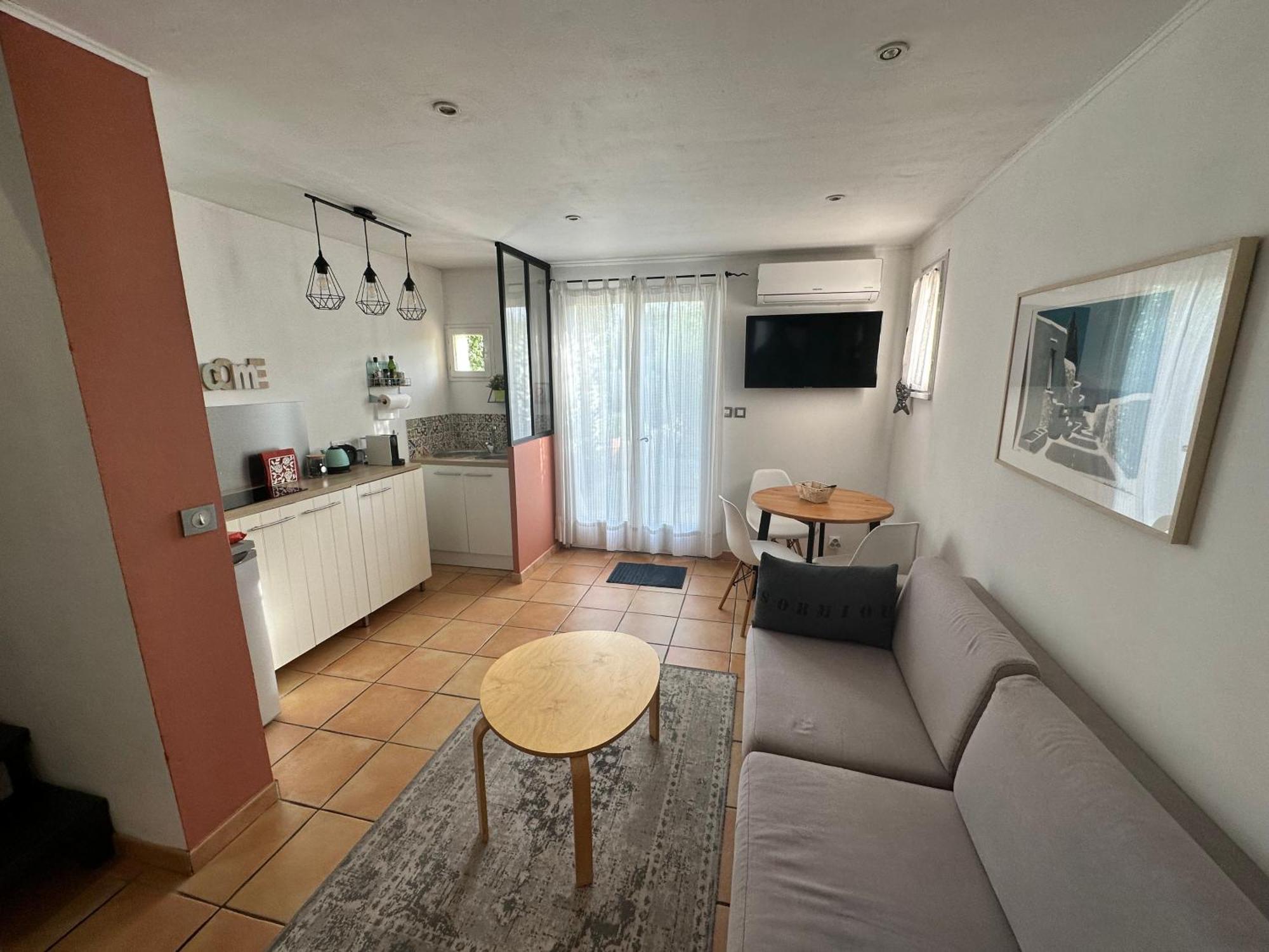 Triple Room Private External Bathroom