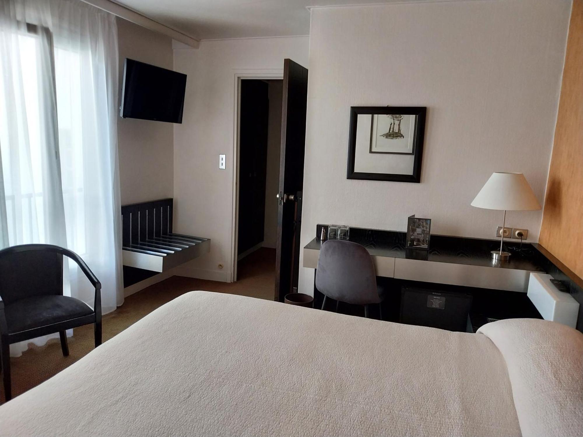Superior Queen Room