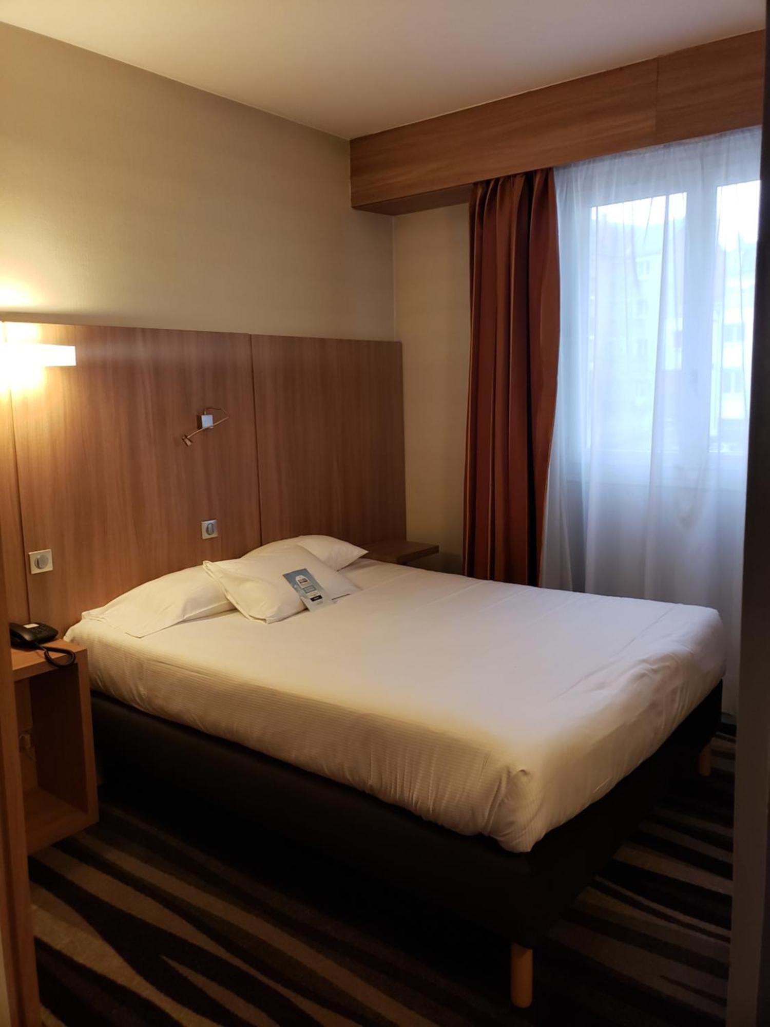 1 Double Bed 2 Single Beds
