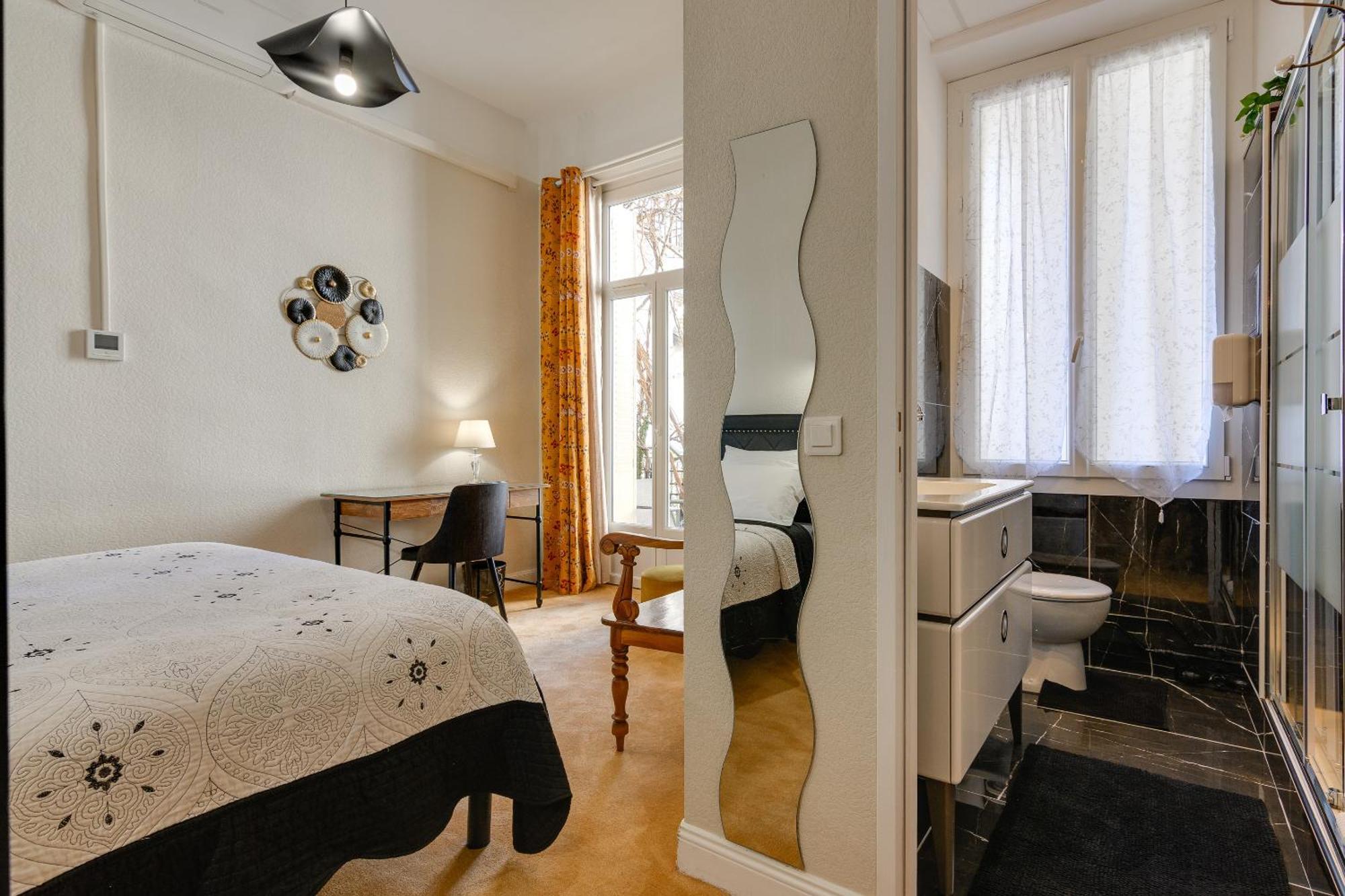 Deluxe Double Room,1559625664:JPEG