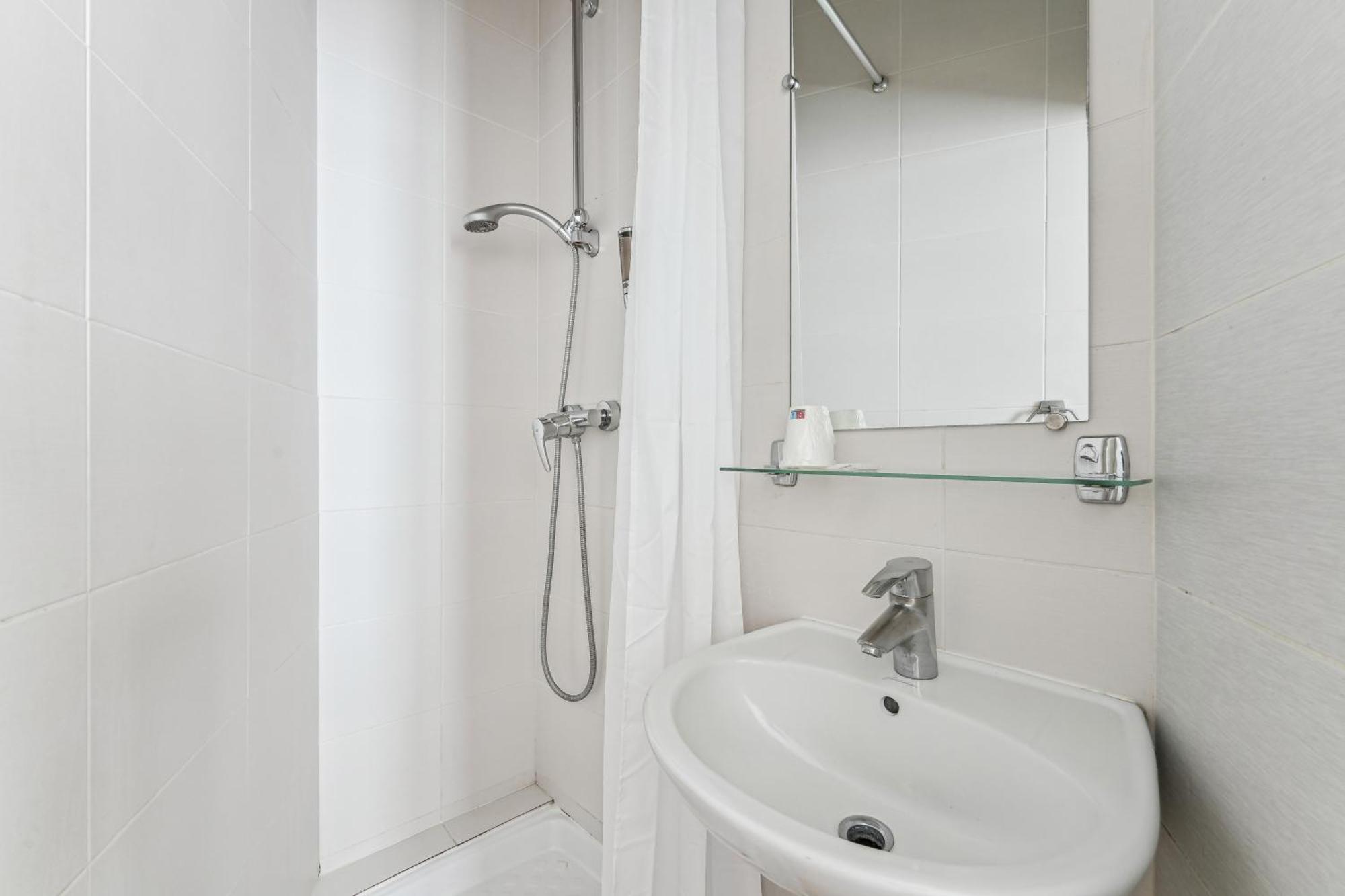 Chambre Simple avec Salle de Bains Privative