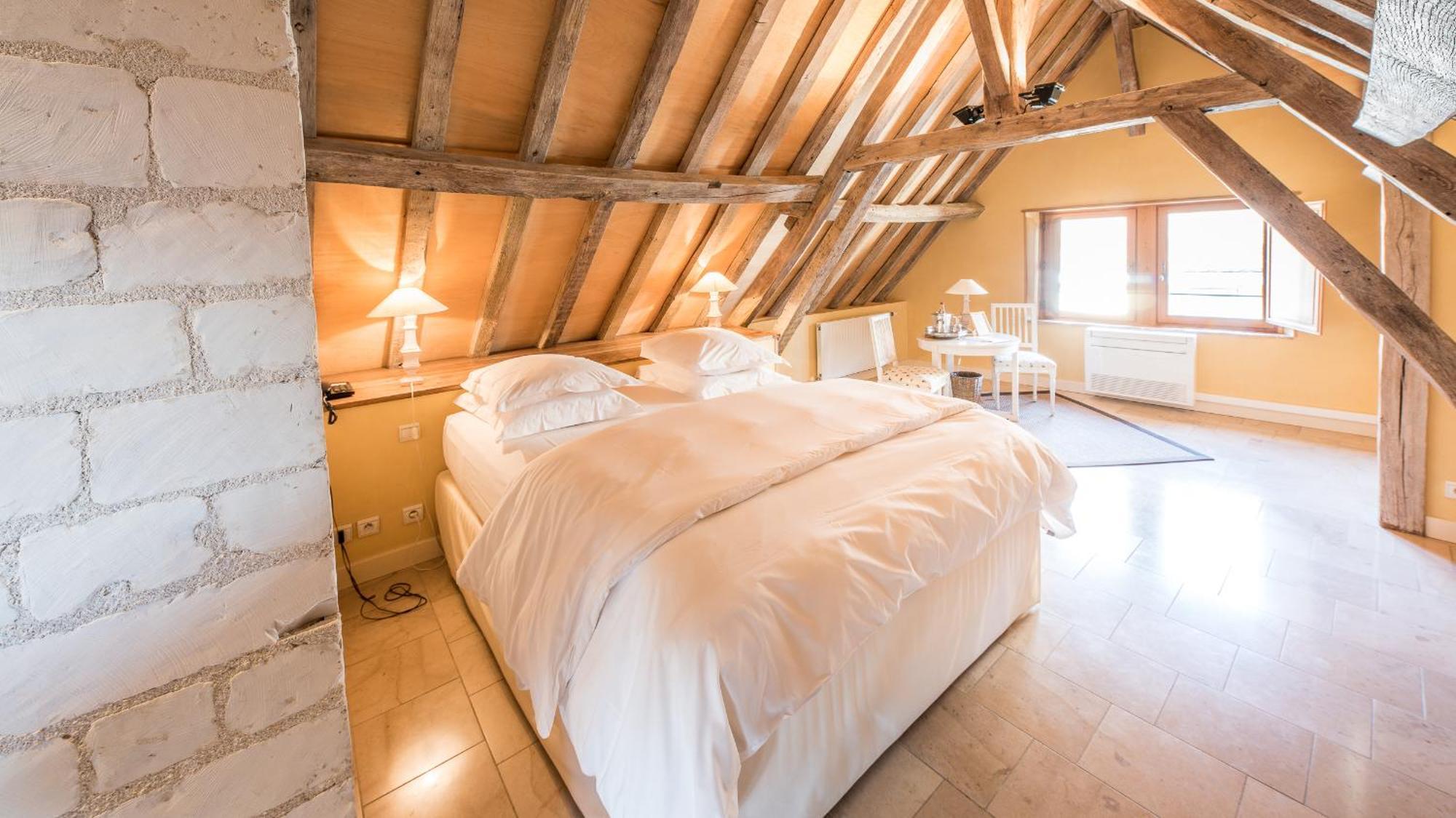 Junior Suite,1566973160:JPEG