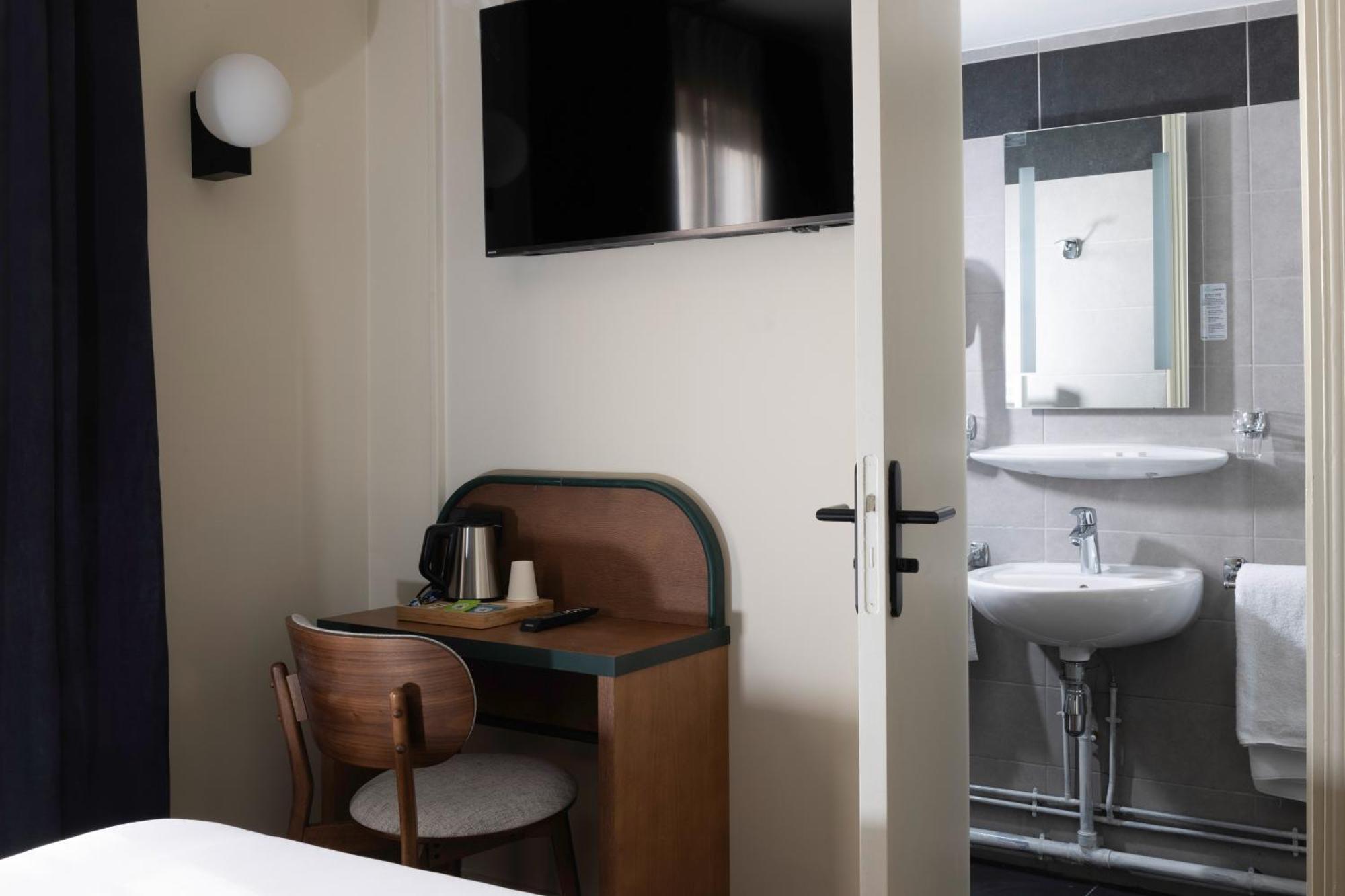 Double Room,1573028156:JPEG