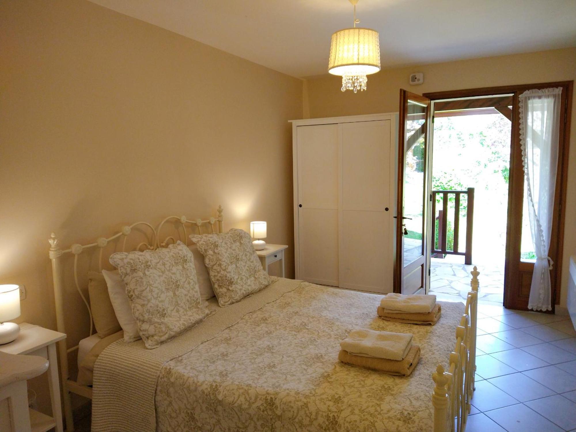 Double Room Private Bathroom