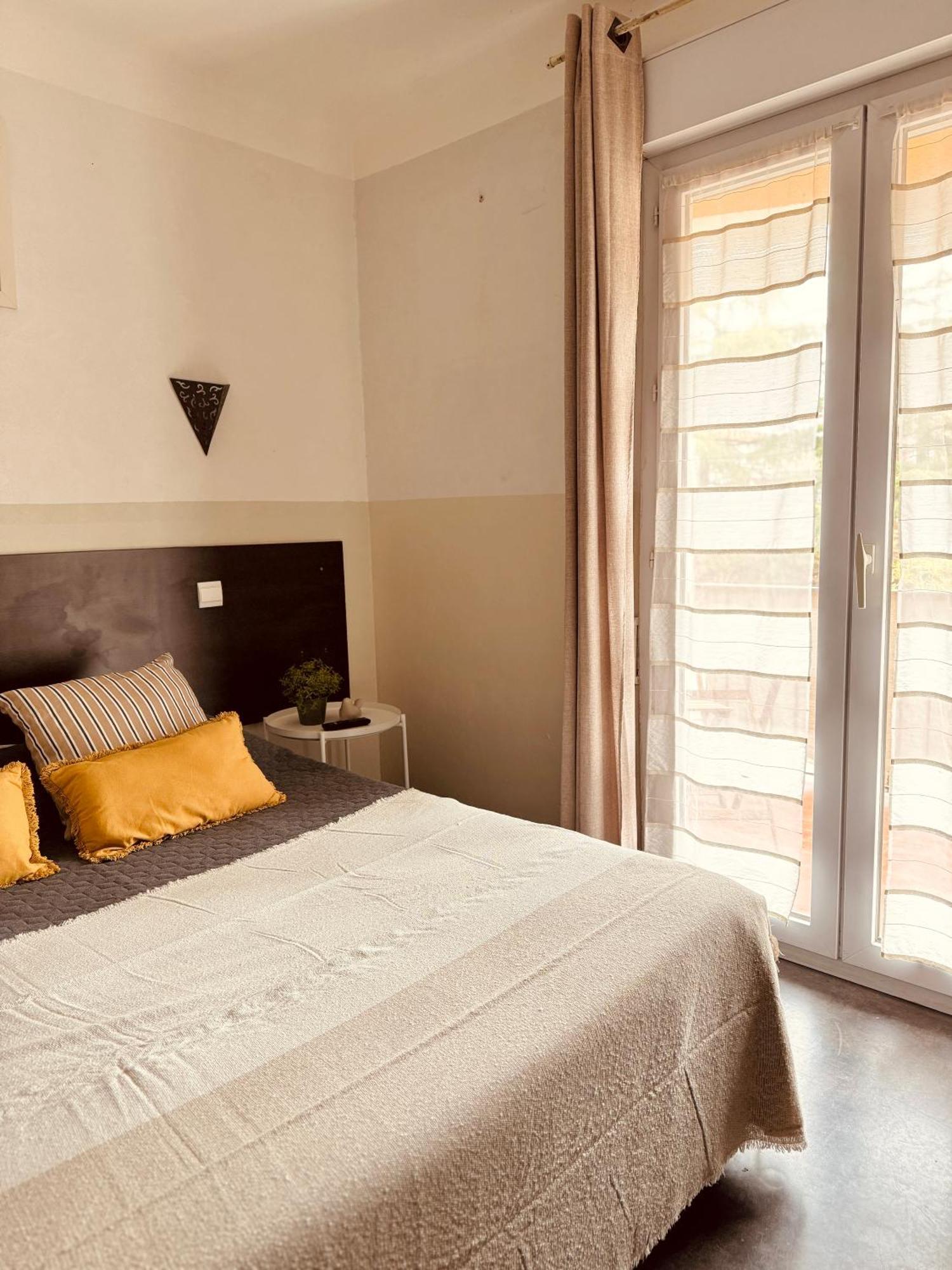 Double Room with Balcony,1576714739:JPEG