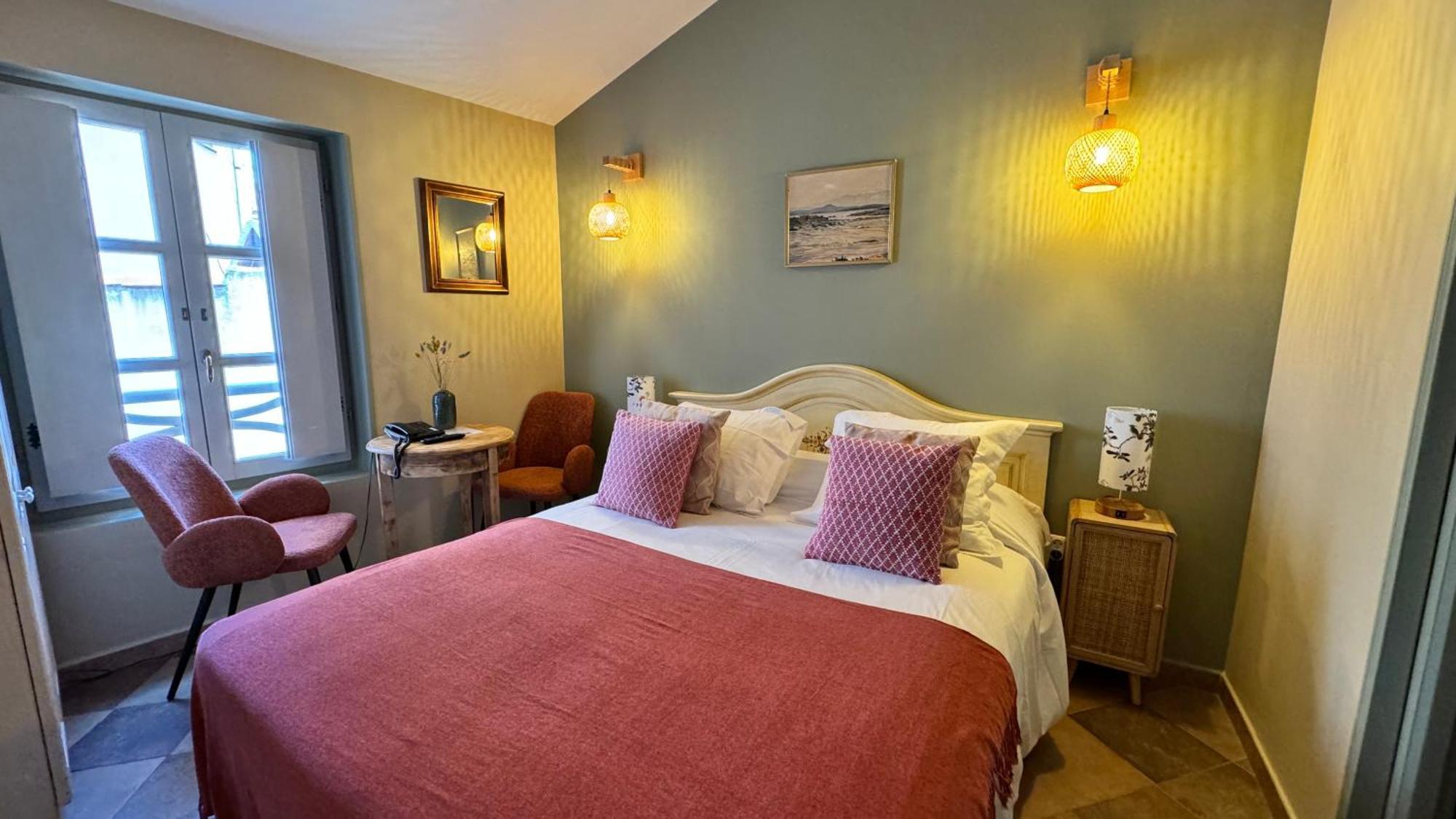 Double Room,1583136933:JPEG