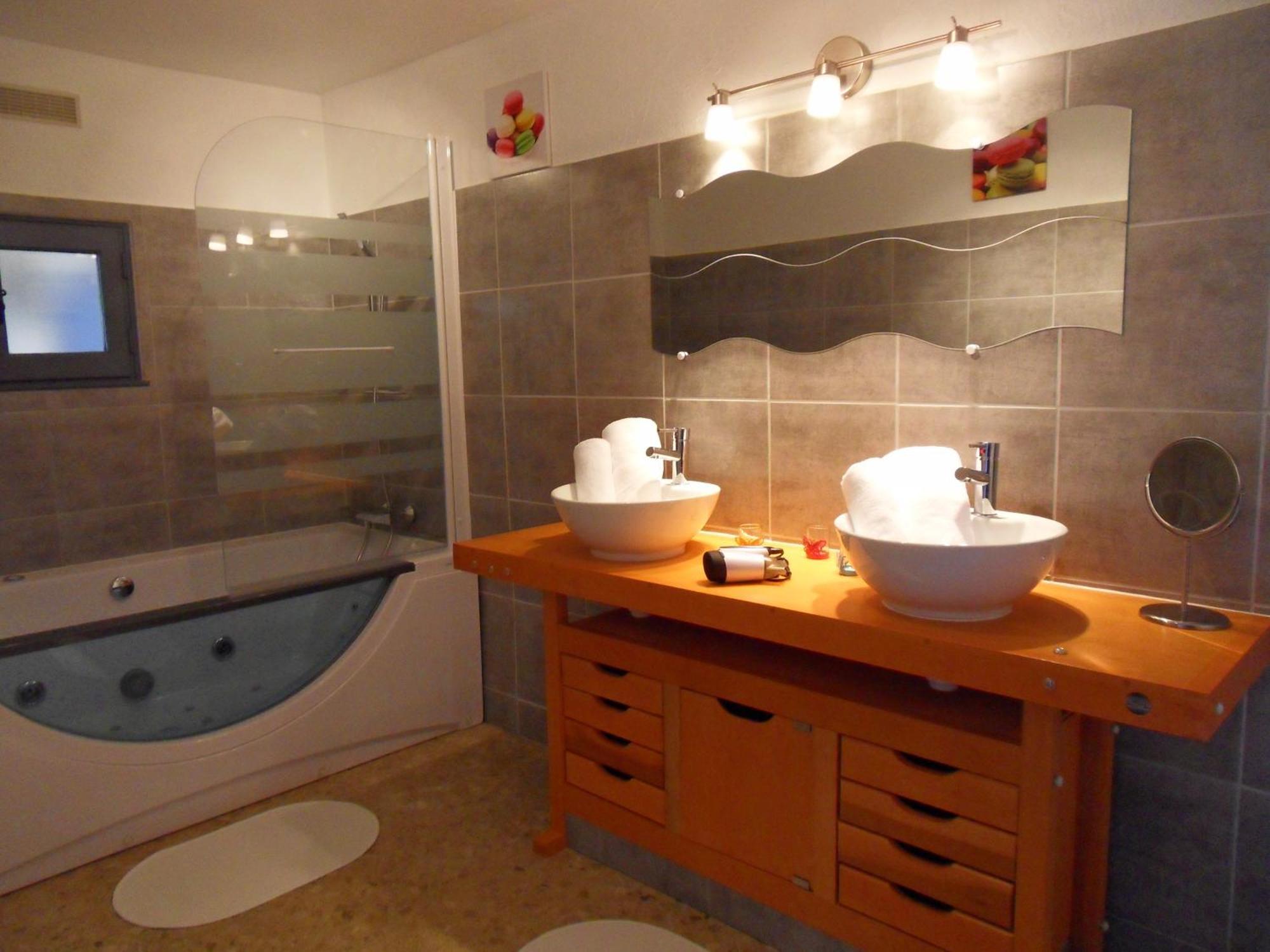 Suite Spa Bath