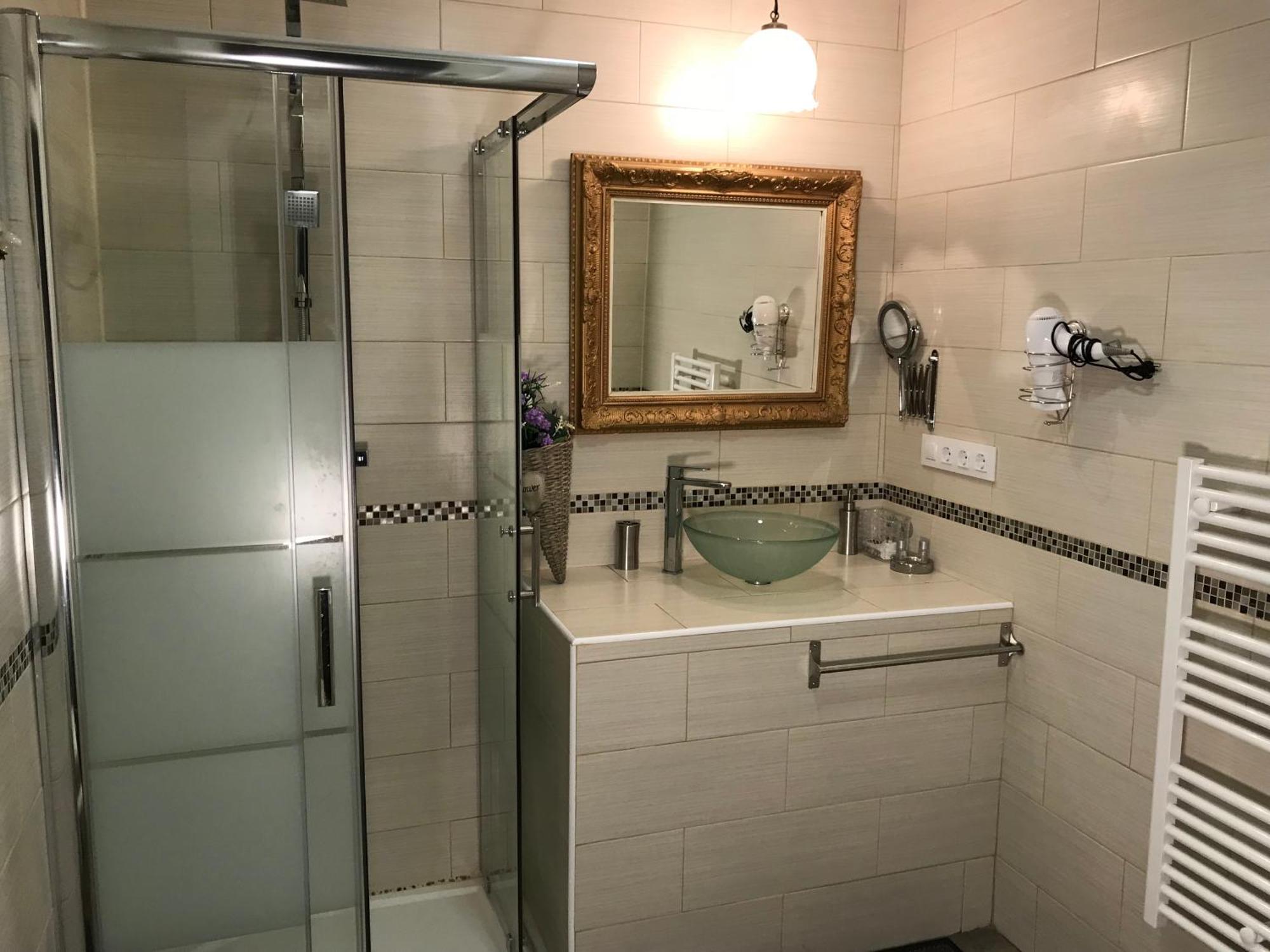 Standard Single Room Shower,1584696754:JPEG