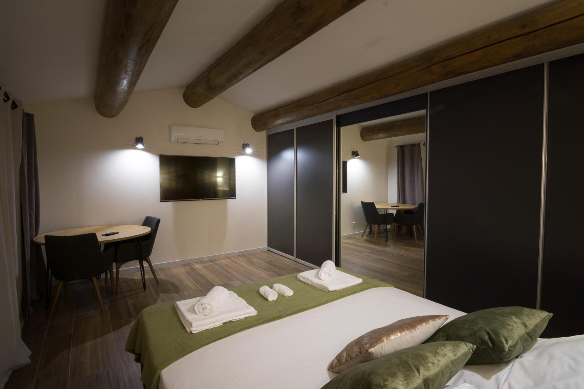 One-Bedroom Cottage