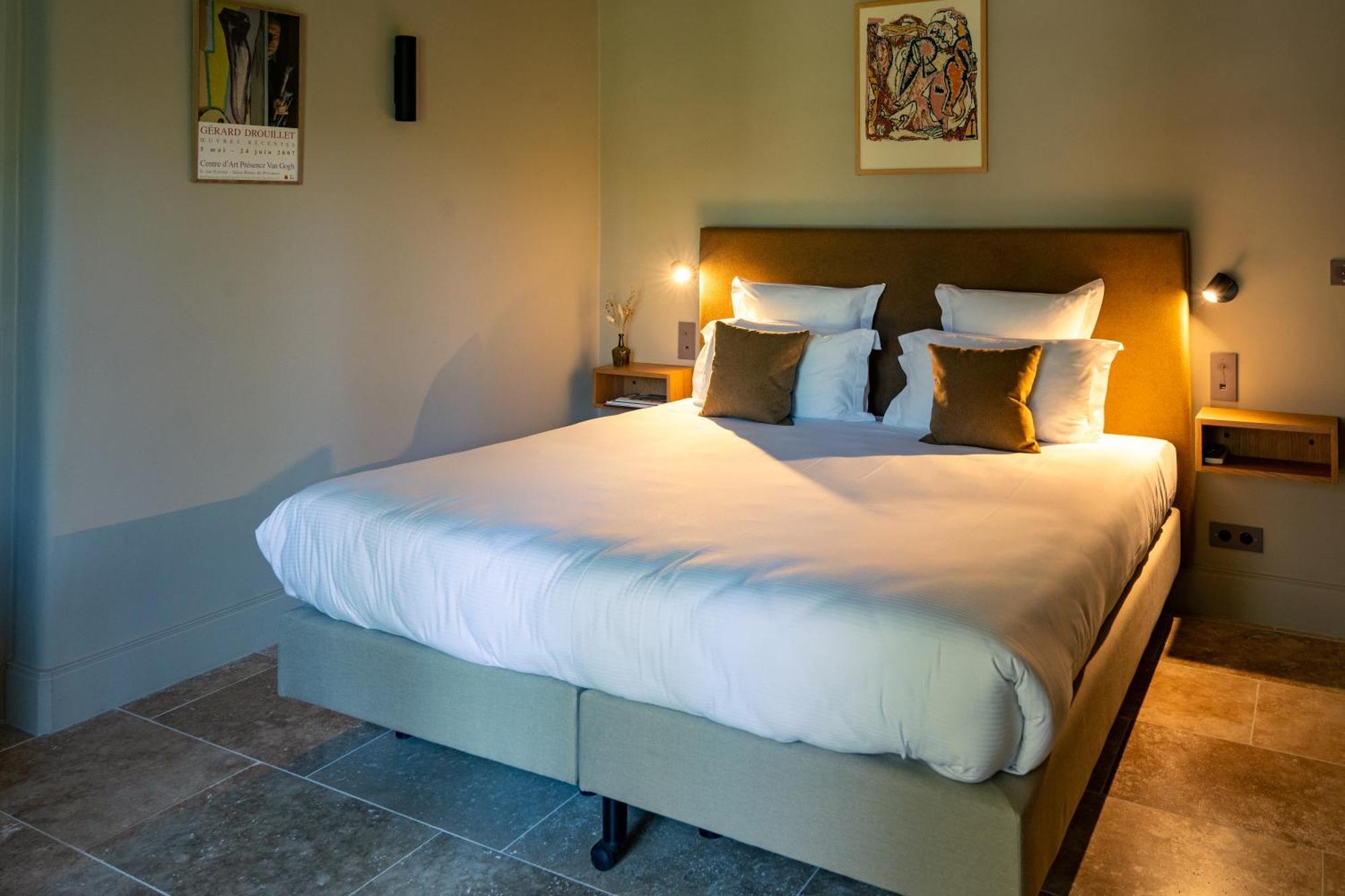Deluxe Double Room,1586834497:JPEG