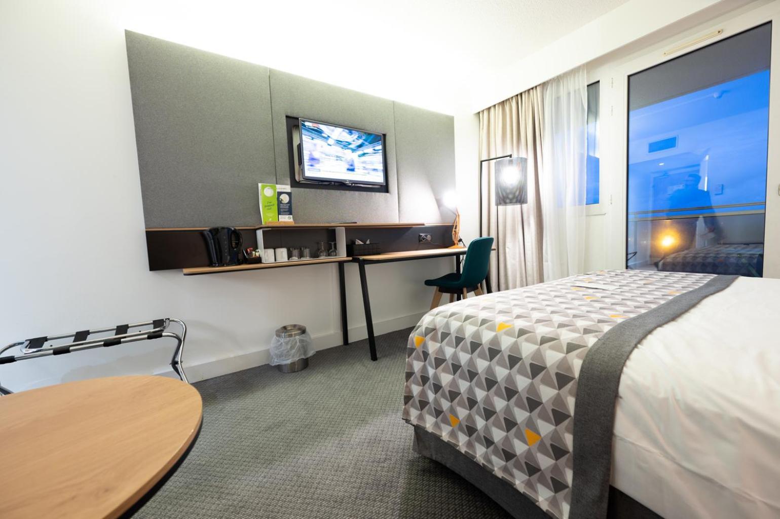 Standard Queen Room Sea View