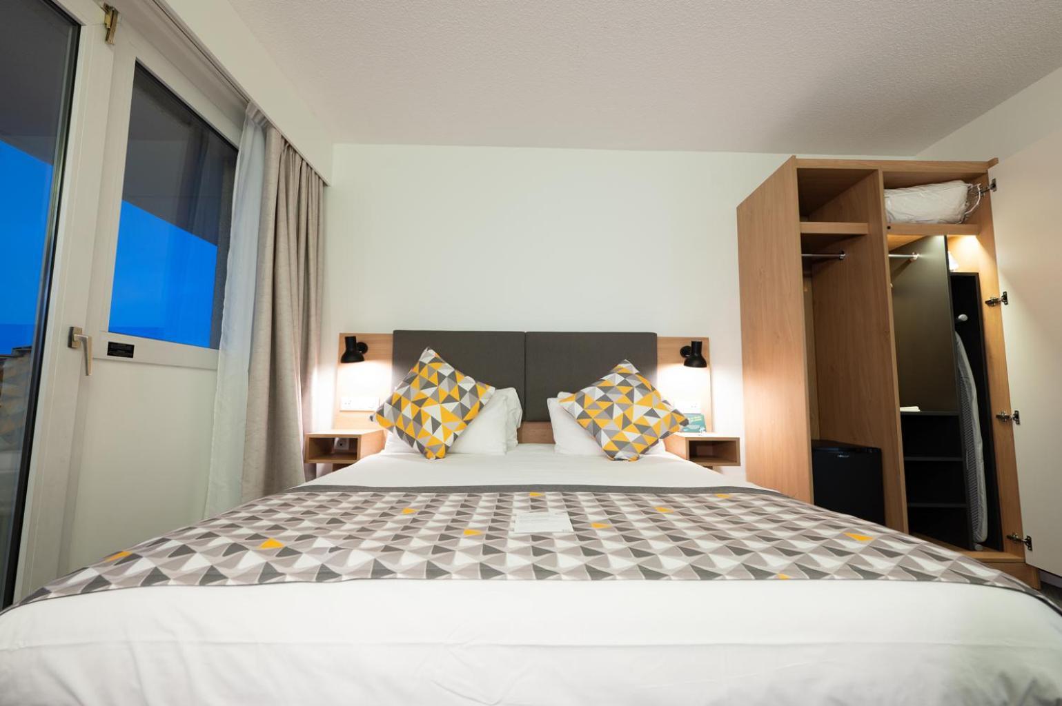 Standard Queen Room Sea View