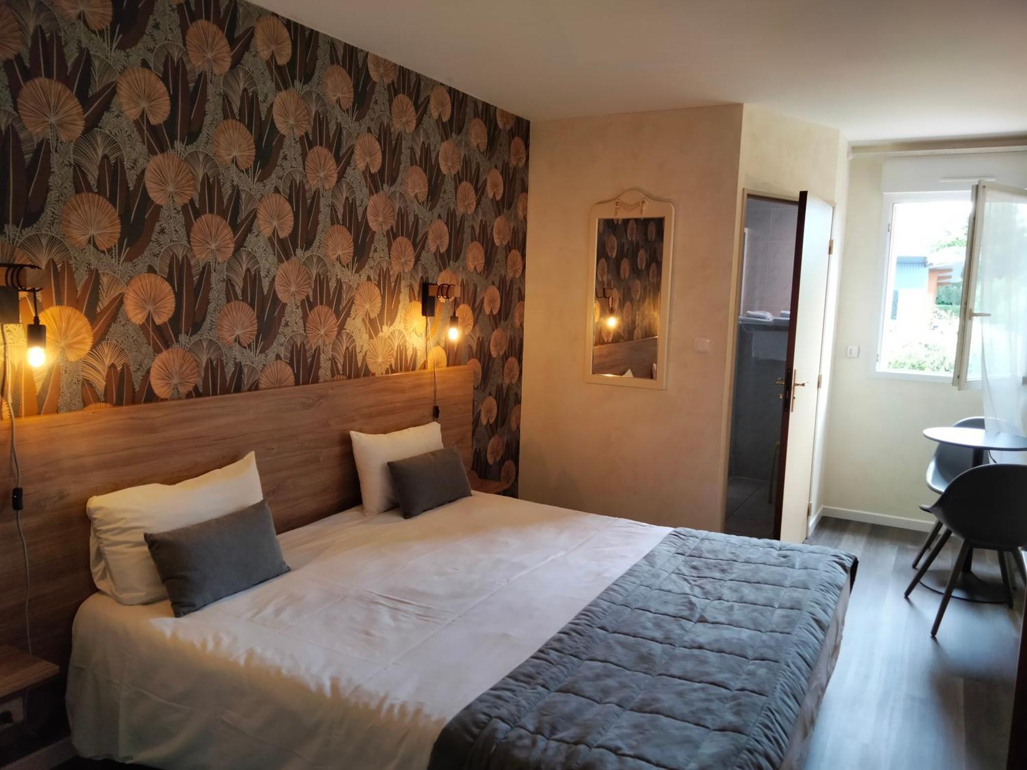Double Room Shower