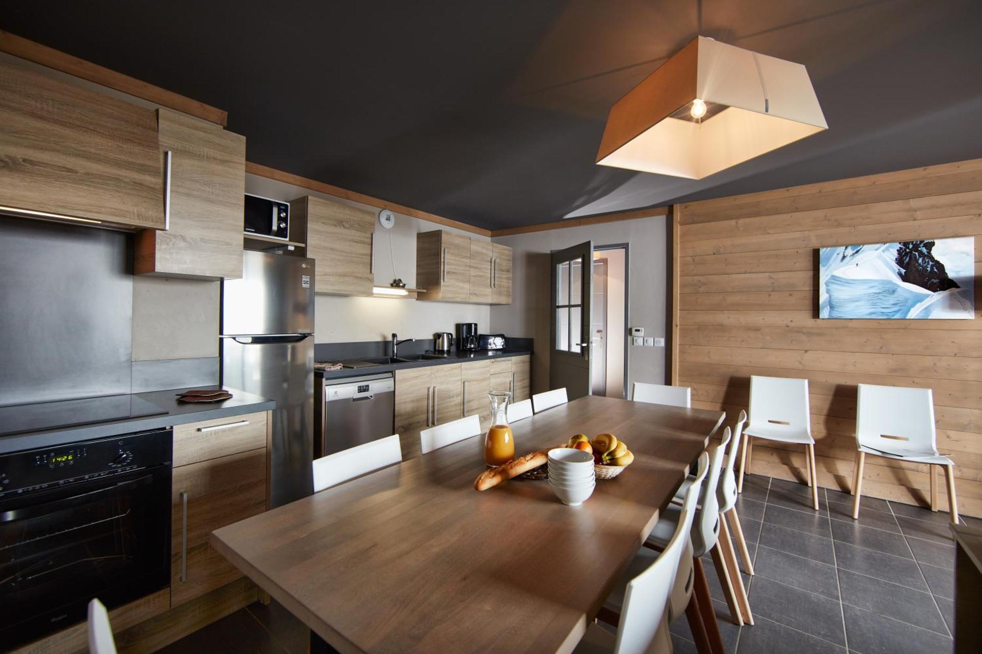 Five-Bedroom Apartment Spa Access