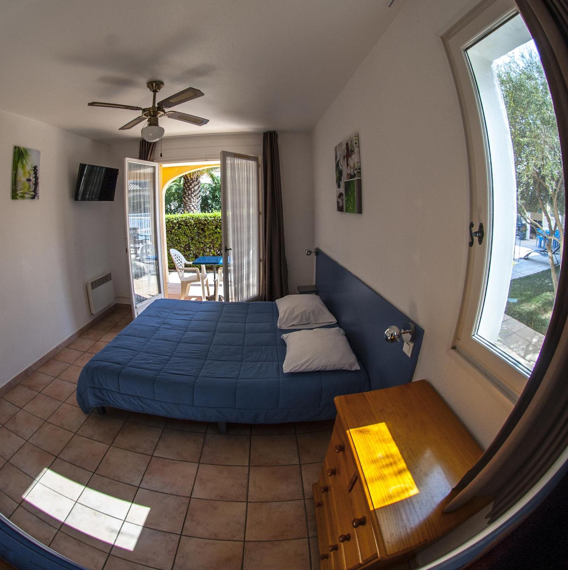 Studio Unfurnished Juliet Balcony or Terrace