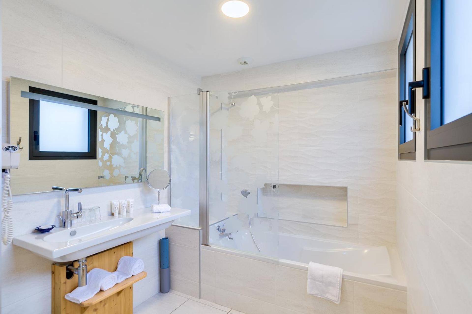 Comfort Double Room Bath
