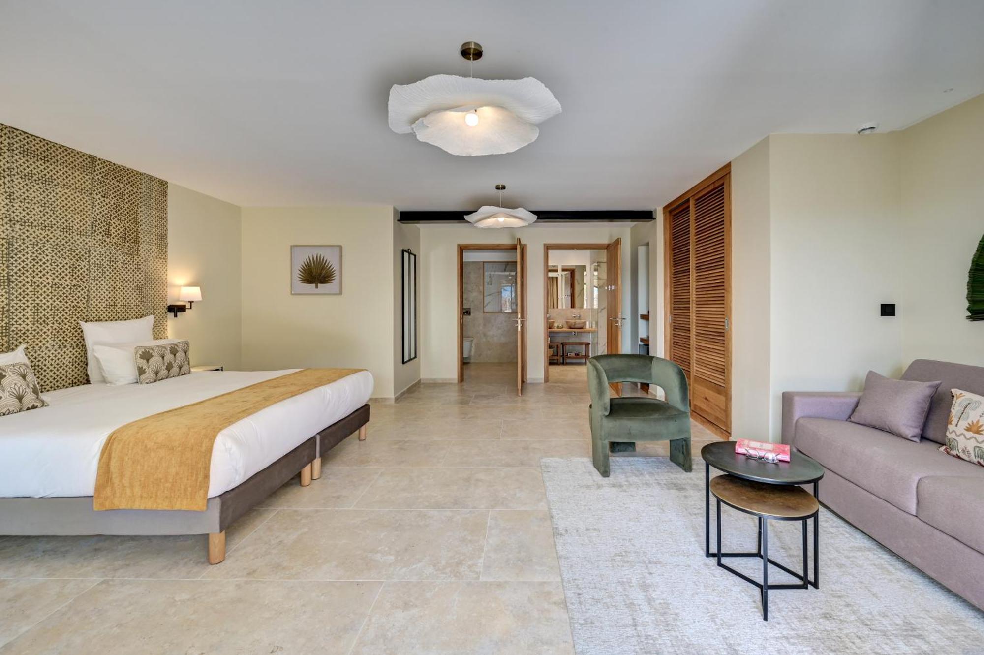 Deluxe Room with Air Conditioning