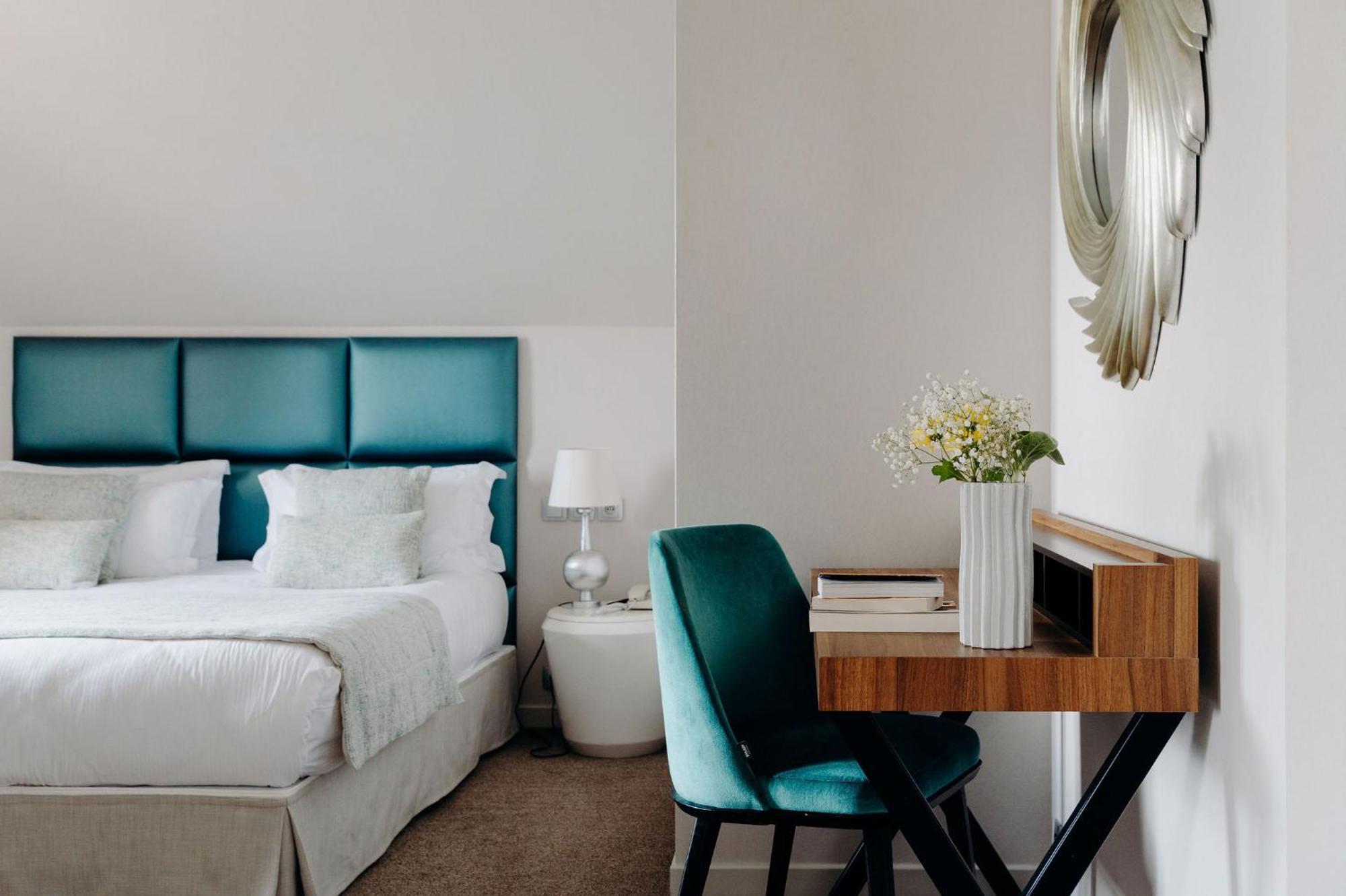 Double or Twin Room Lake View Garden